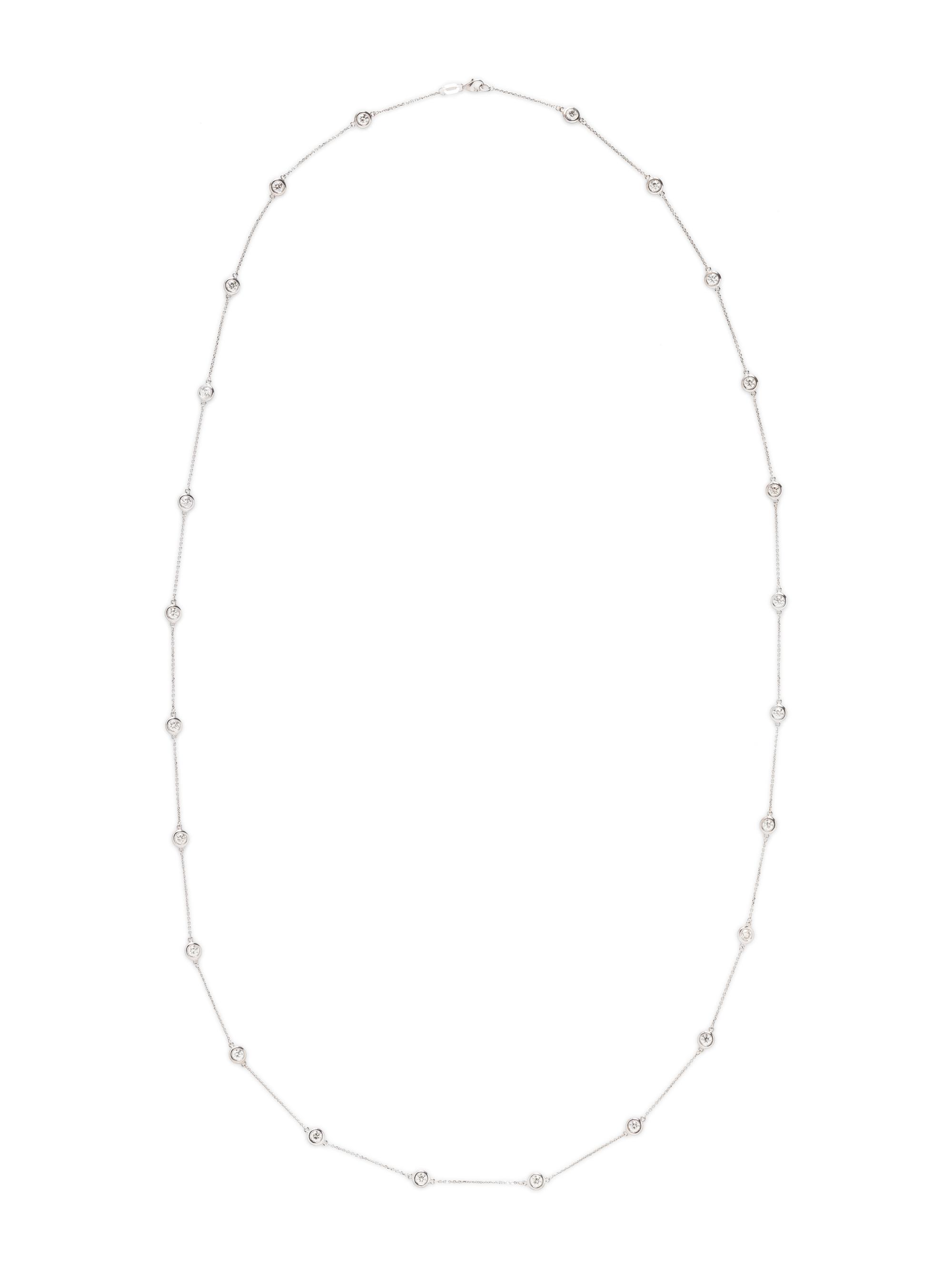 DIAMOND AND WHITE GOLD STATION NECKLACE