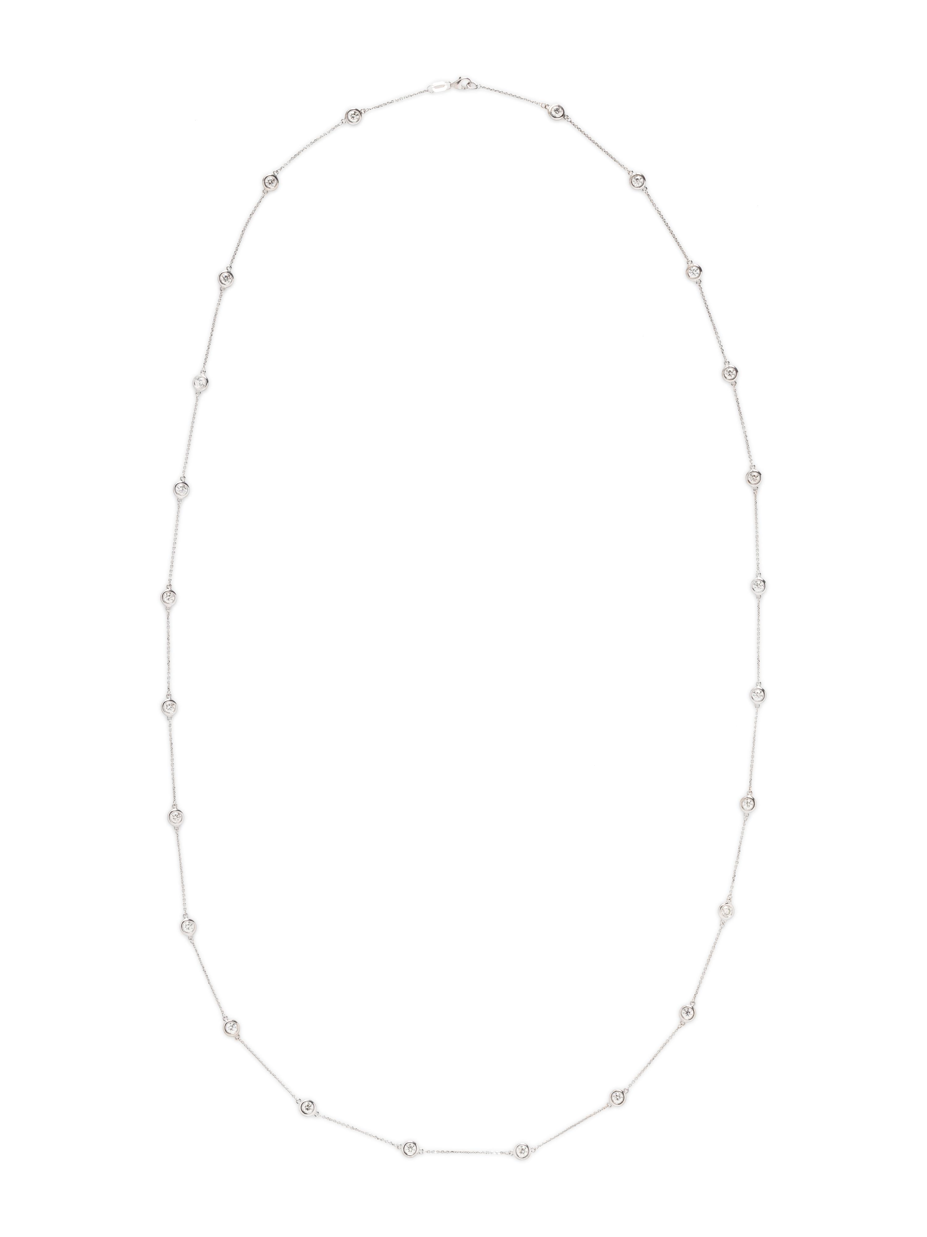 DIAMOND AND WHITE GOLD STATION NECKLACE