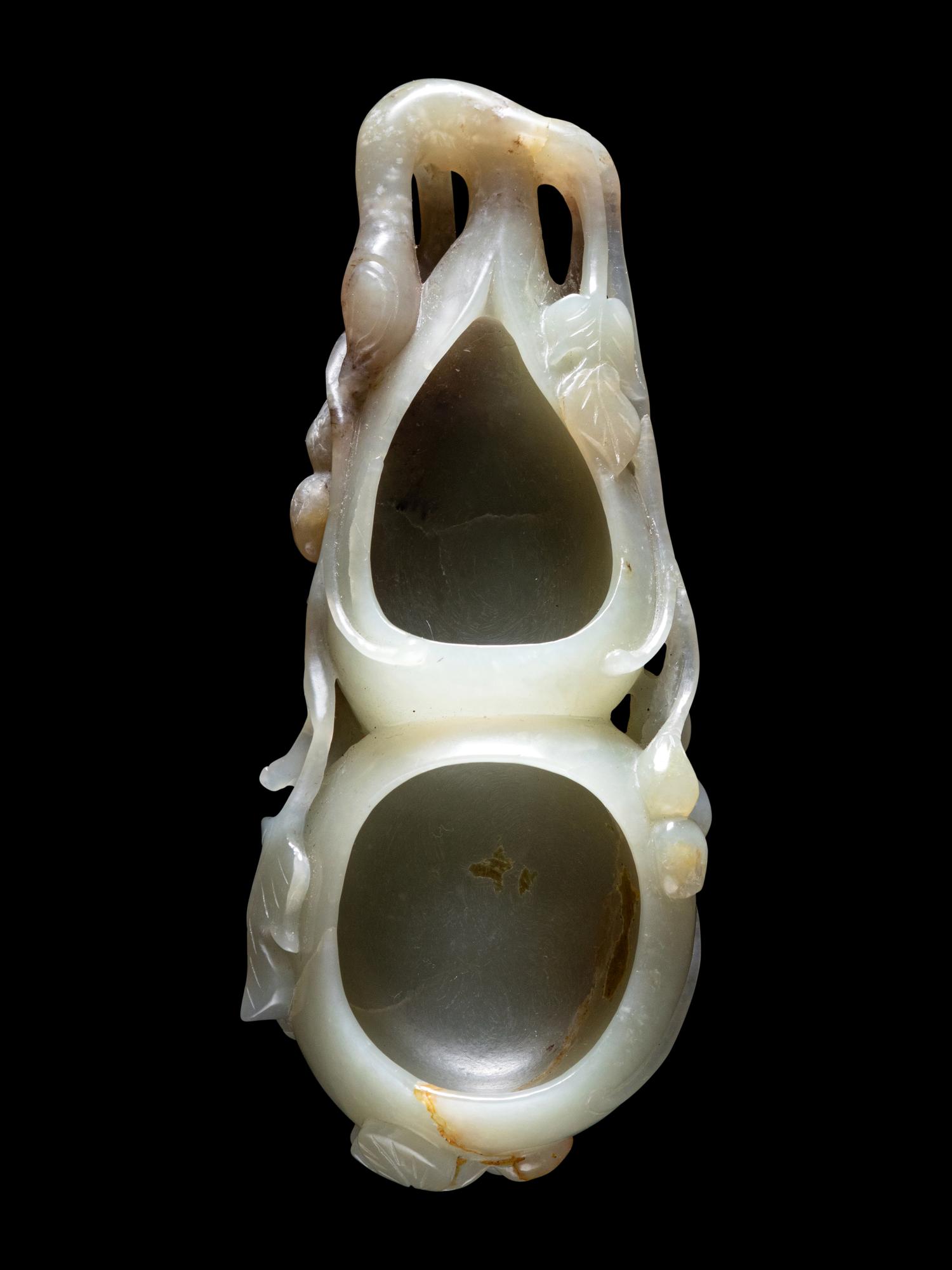 A Celadon Jade Gourd Brush Washer
