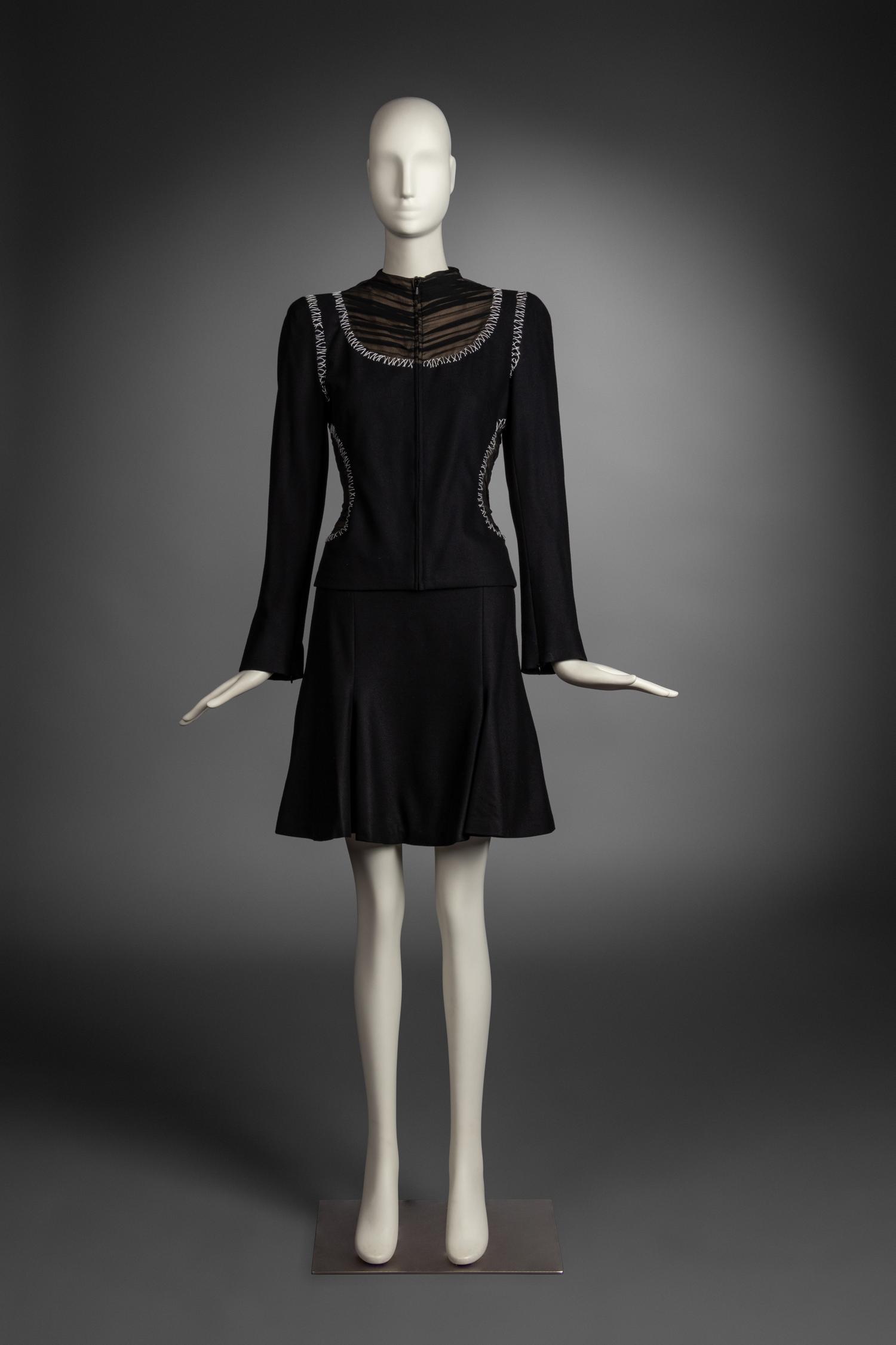 Alexander McQueen Ensemble, 2004