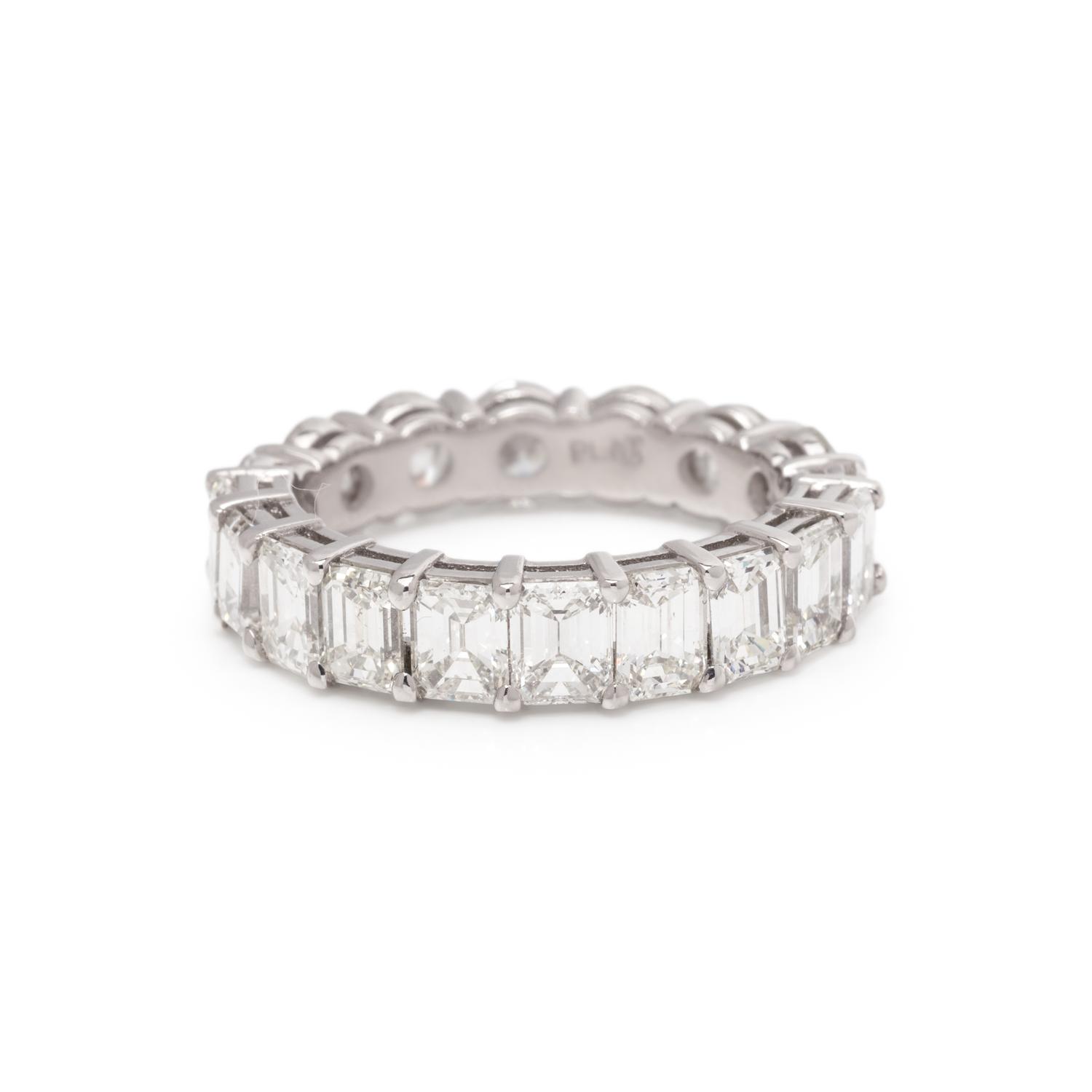 TWO-SIDED DIAMOND ETERNITY BAND