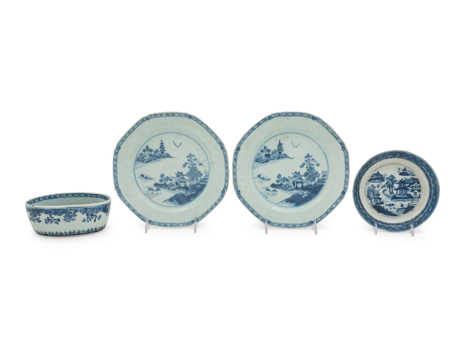 A Group of Four Chinese Export Blue and White Porcelain Articles