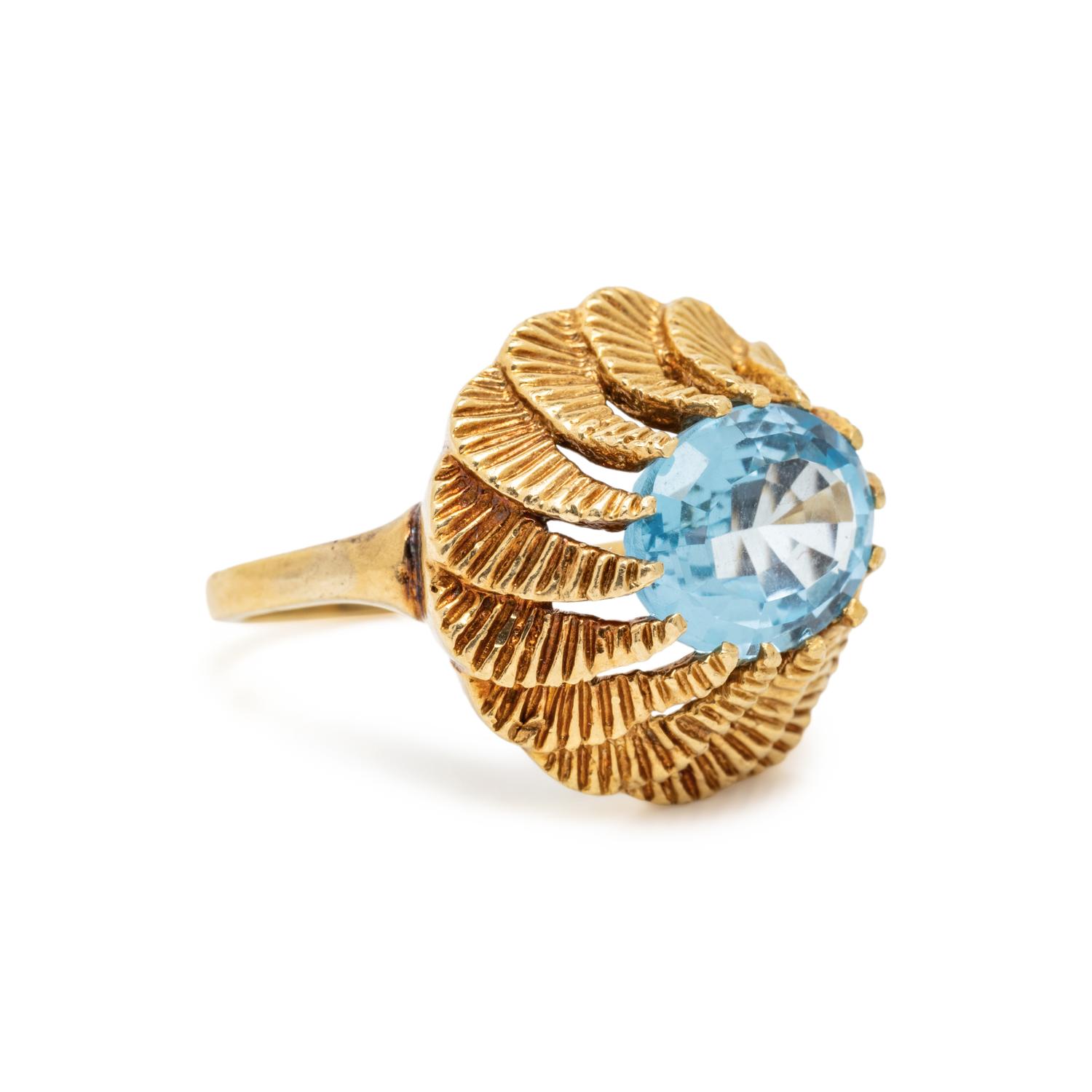 YELLOW GOLD AND BLUE TOPAZ RING