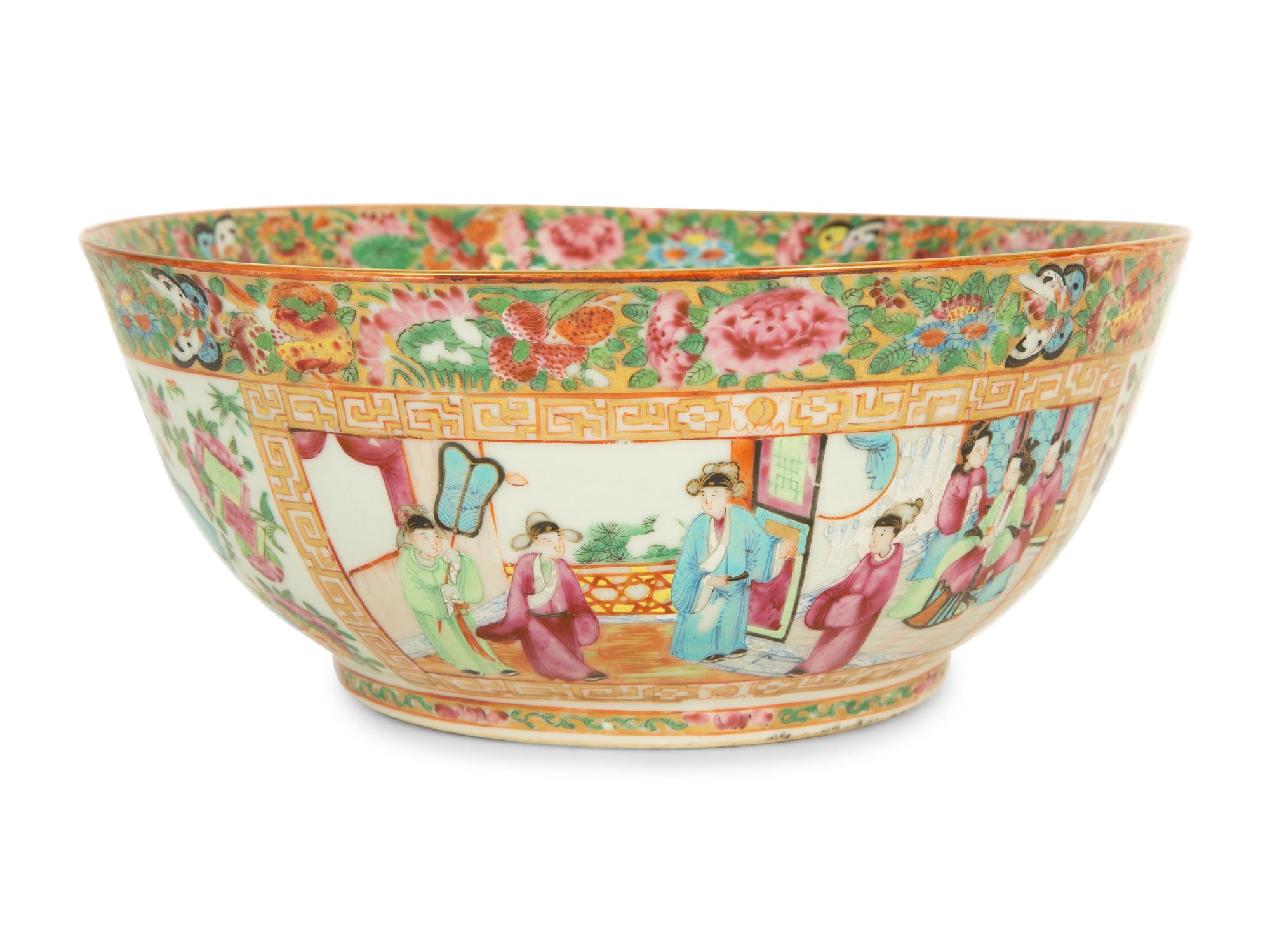 A Chinese Rose Medallion Porcelain Serving Bowl