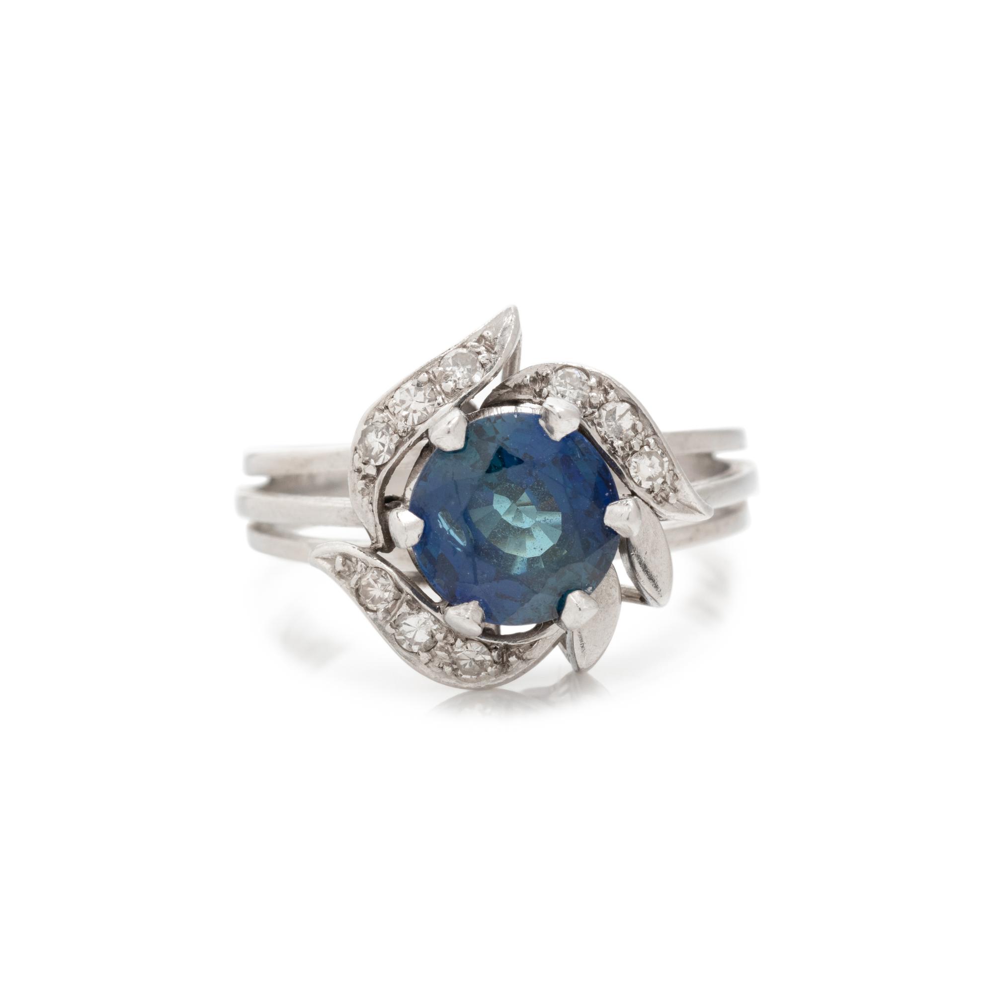 SAPPHIRE AND DIAMOND RING