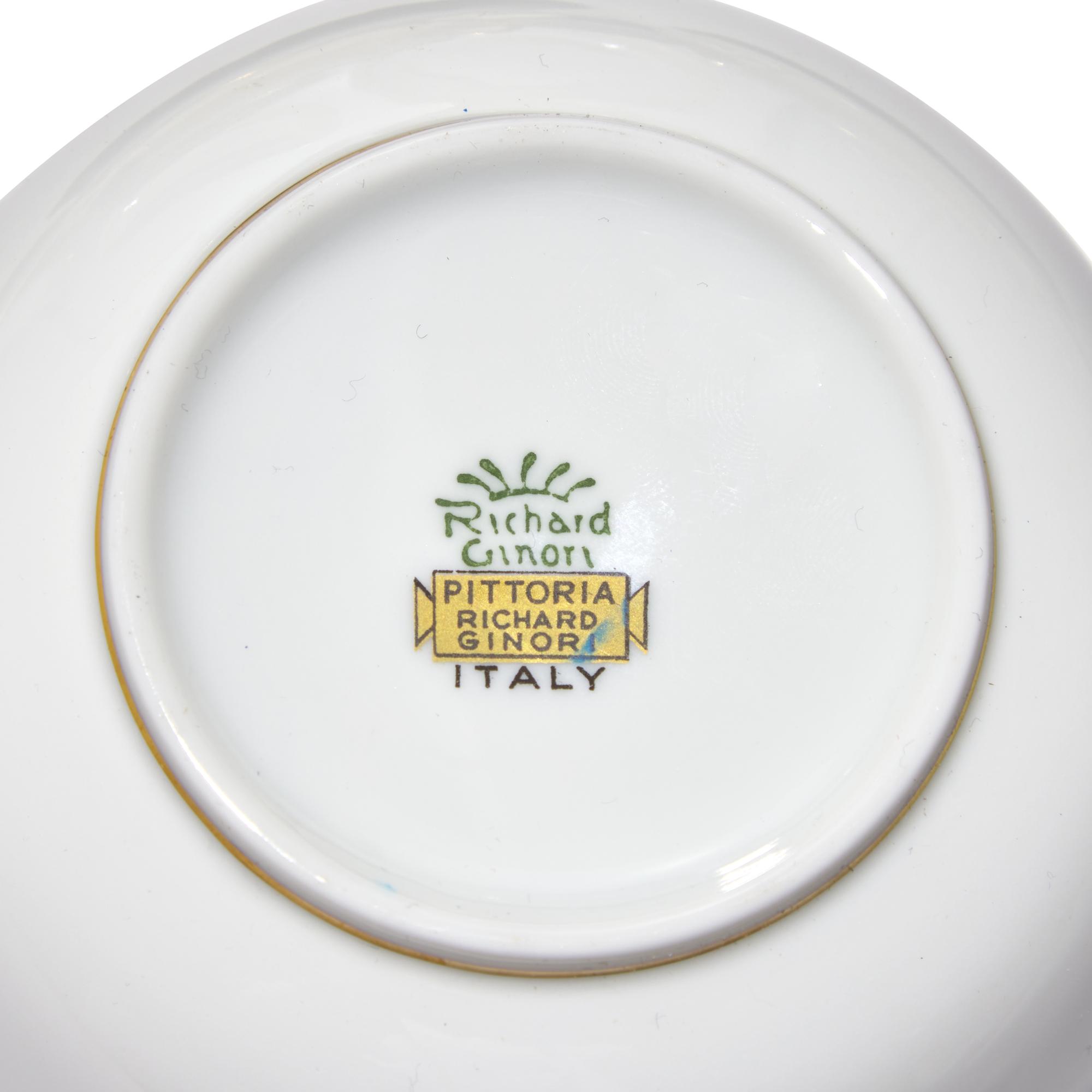 A Richard Ginori Porcelain Dinner Service