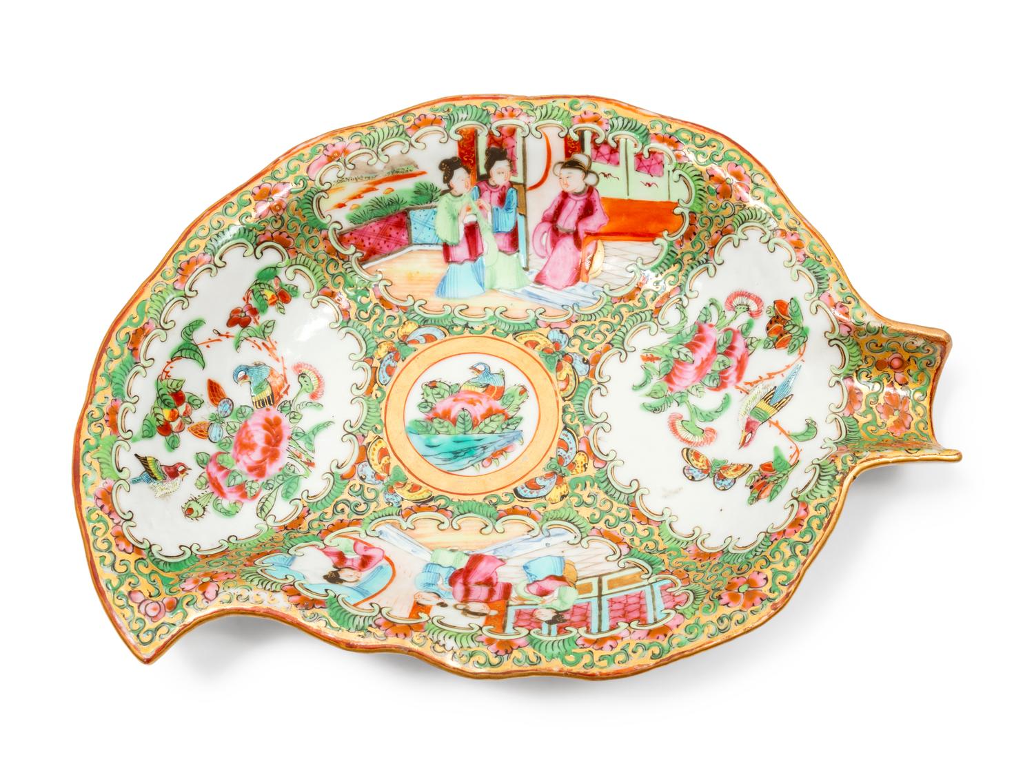 A Group of Chinese Export Porcelain Articles