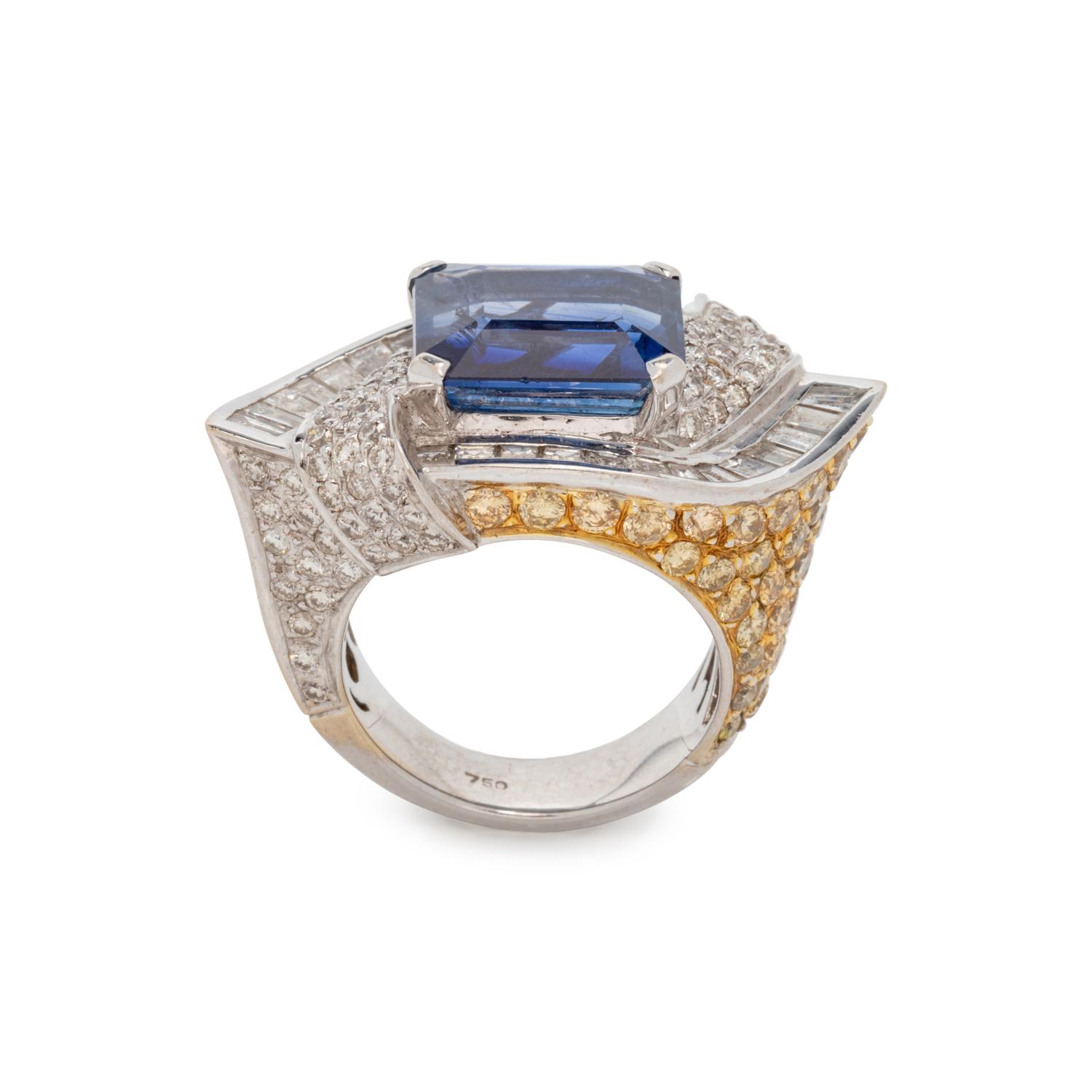 SAPPHIRE, COLORED DIAMOND AND DIAMOND RING