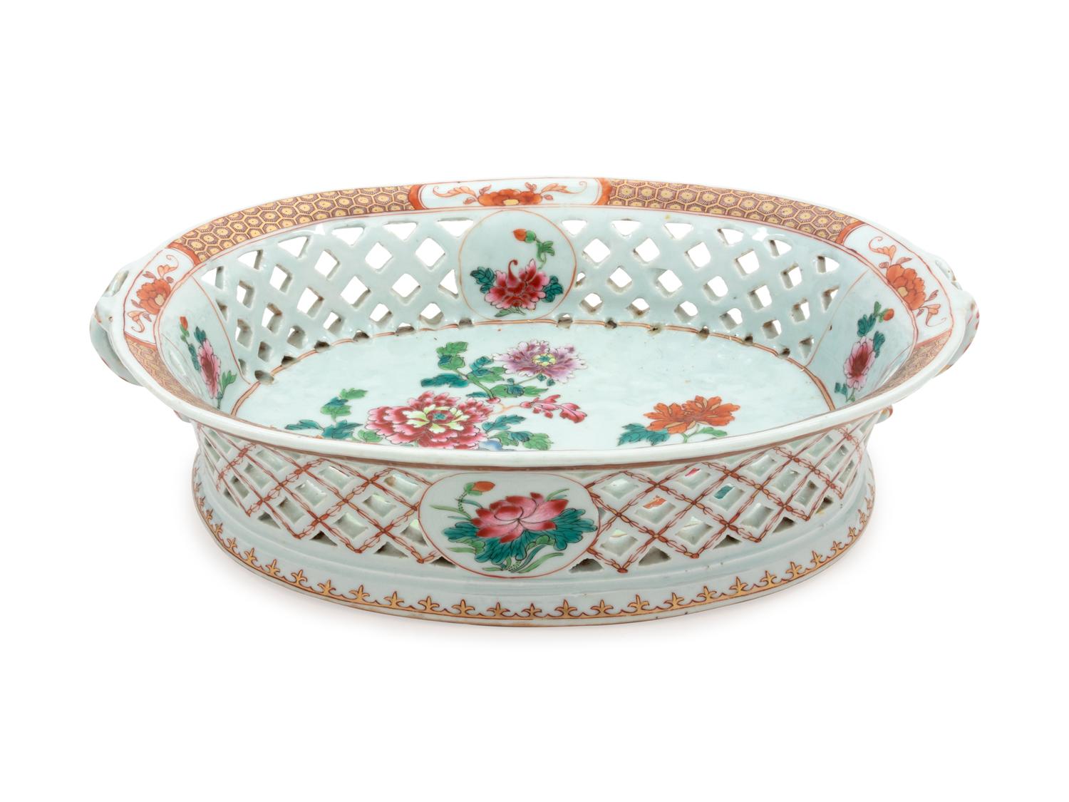 A Chinese Export Porcelain Bowl