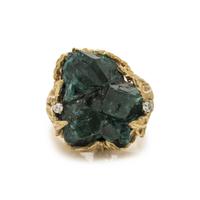 YELLOW GOLD AND SYNTHETIC EMERALD CRYSTAL RING