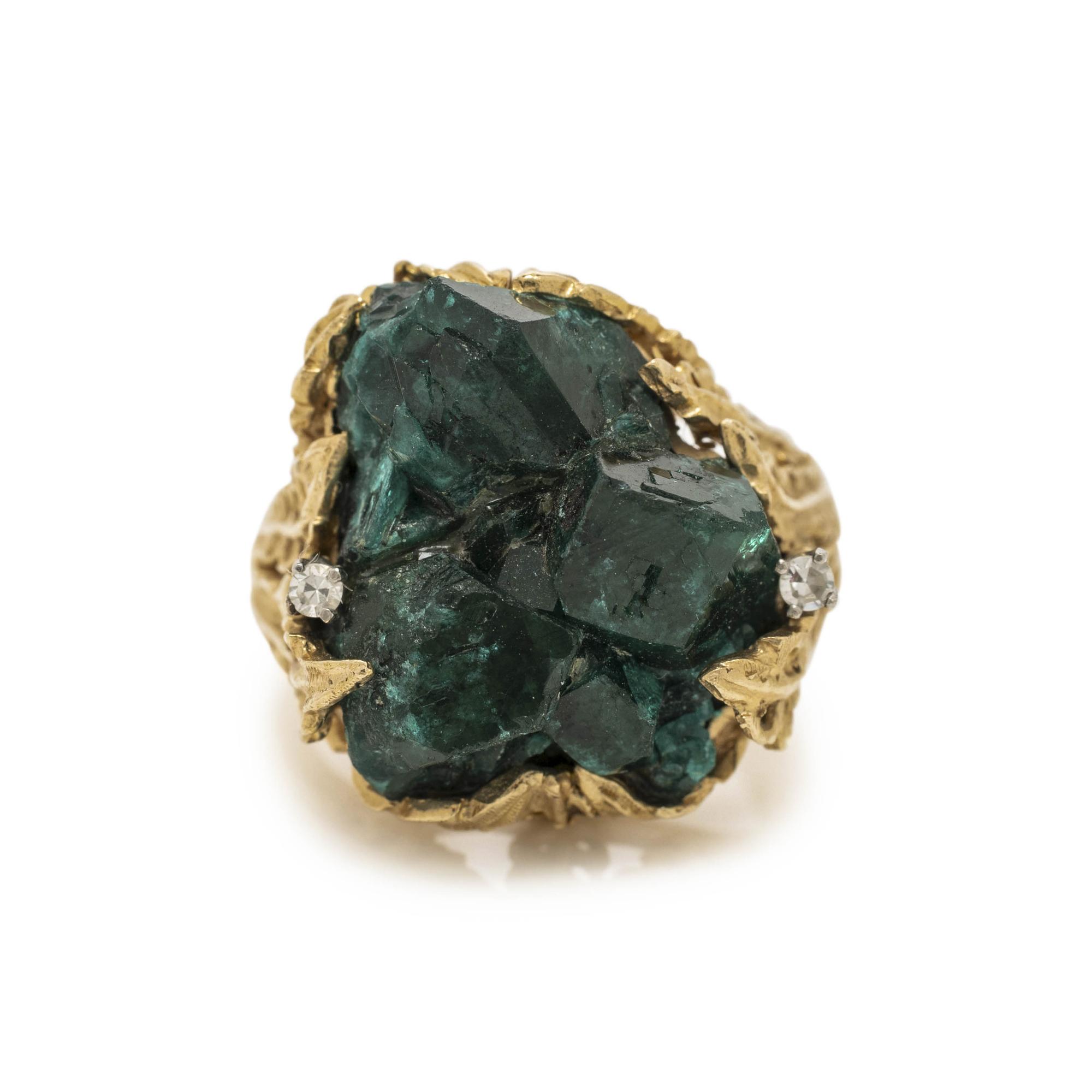 YELLOW GOLD AND SYNTHETIC EMERALD CRYSTAL RING
