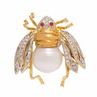 Alopa, Baroque Cultured Pearl, Diamond, and Yellow Gold Bee Brooch