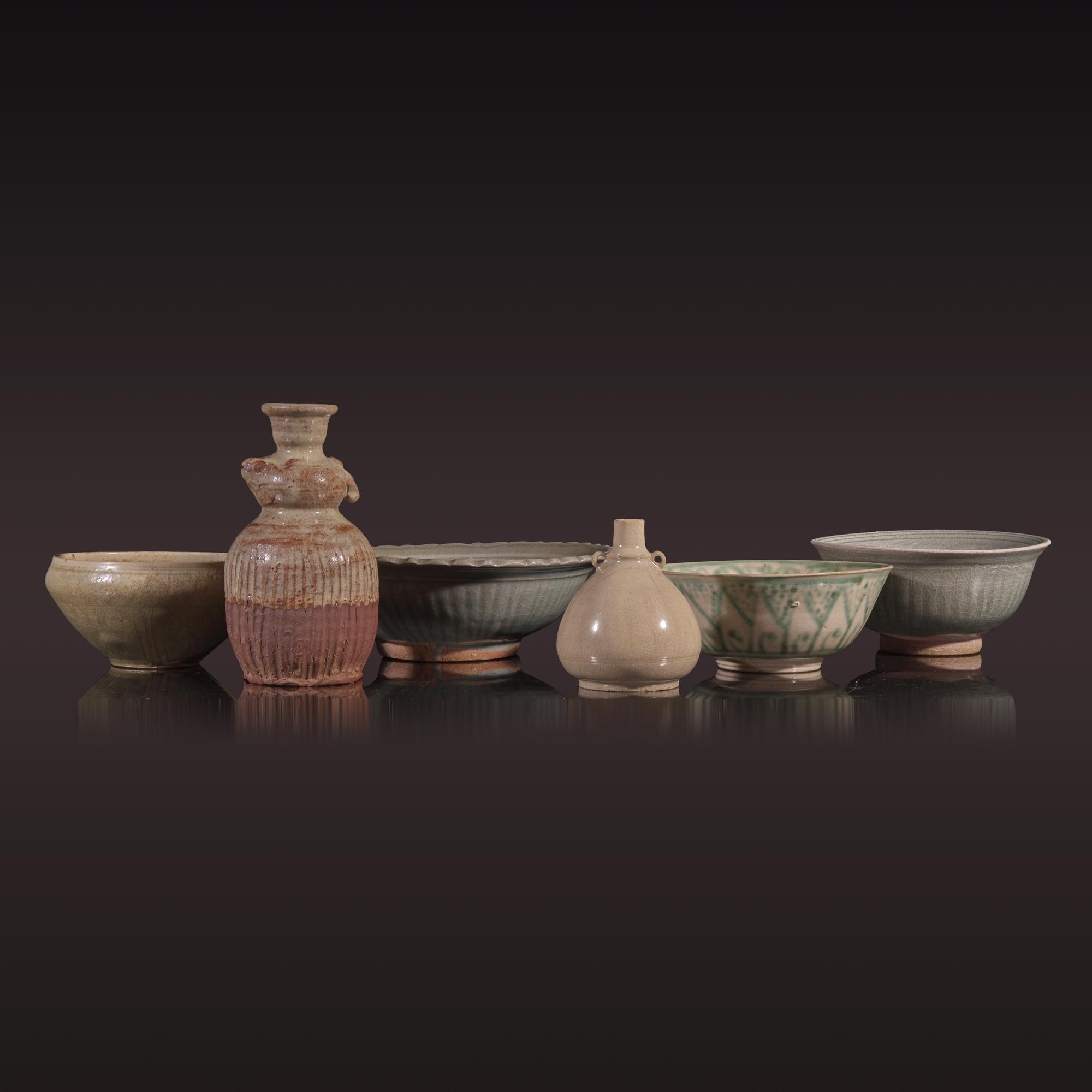 Six Vietnamese, Burmese, and Thai Ceramic Wares, 13th-16th Century and Later — 十三-十六世紀及更晚 越南、緬甸及泰國瓷一組六件