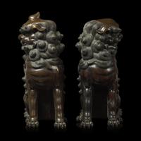 A Pair of Japanese Patinated Bronze Guardian Dogs, Komainu, Signed Yoshikawa Yasuyoshi, Meiji Period, 日本明治時期 銅狛犬一對