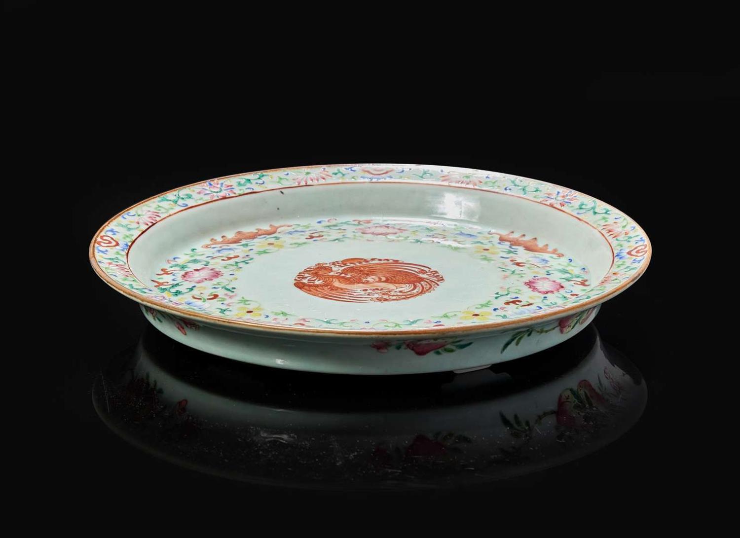 A Chinese famille rose-decorated porcelain large stand 粉彩瓷底座