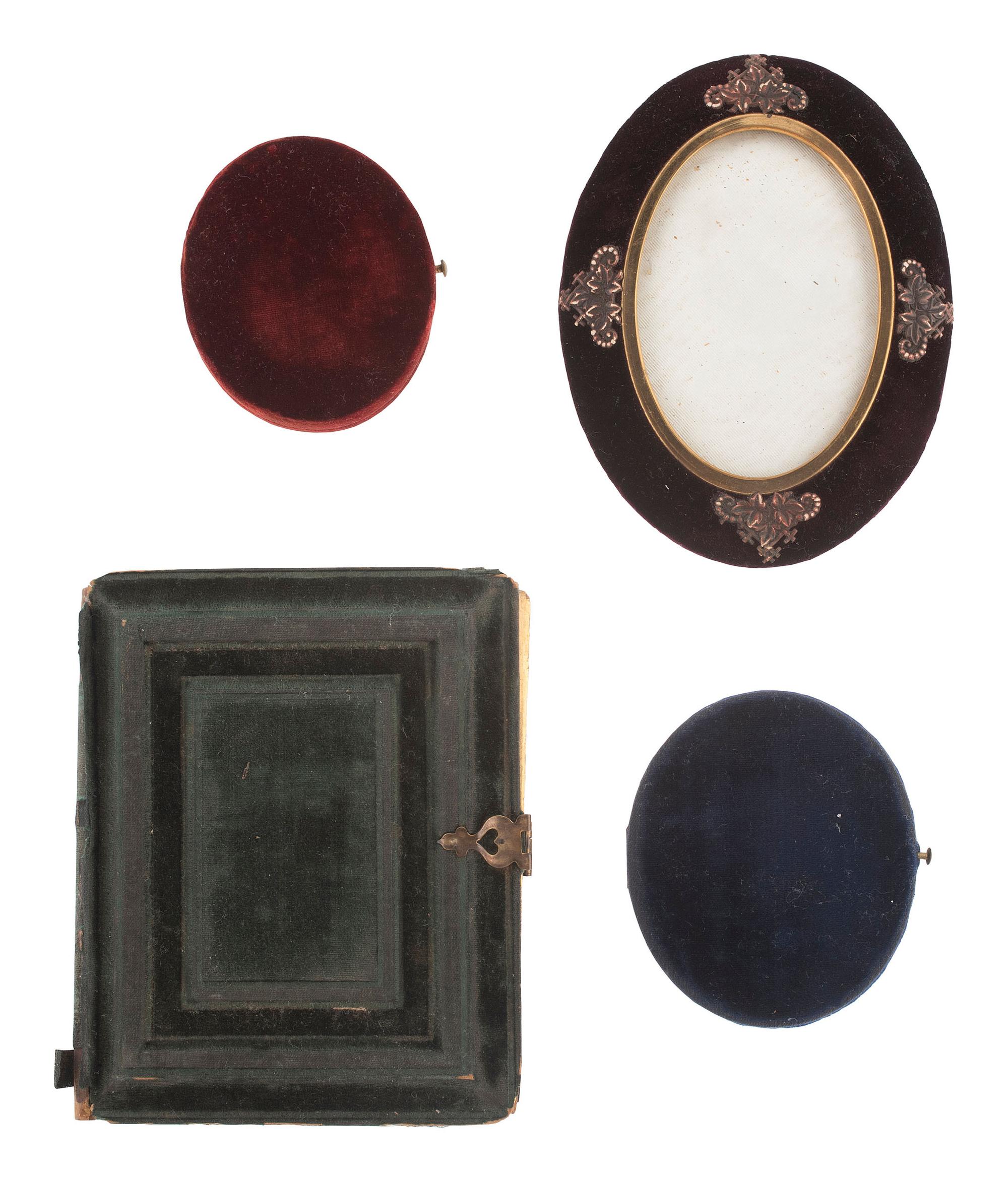 [EARLY PHOTOGRAPHY]. 21 assorted velvet image cases.