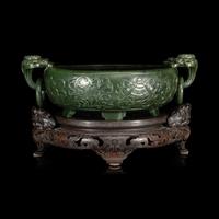 A Chinese Carved Spinach Jade Marriage Bowl, Late Qing/Republic Period 晚清/民國 碧玉雙魚活環洗