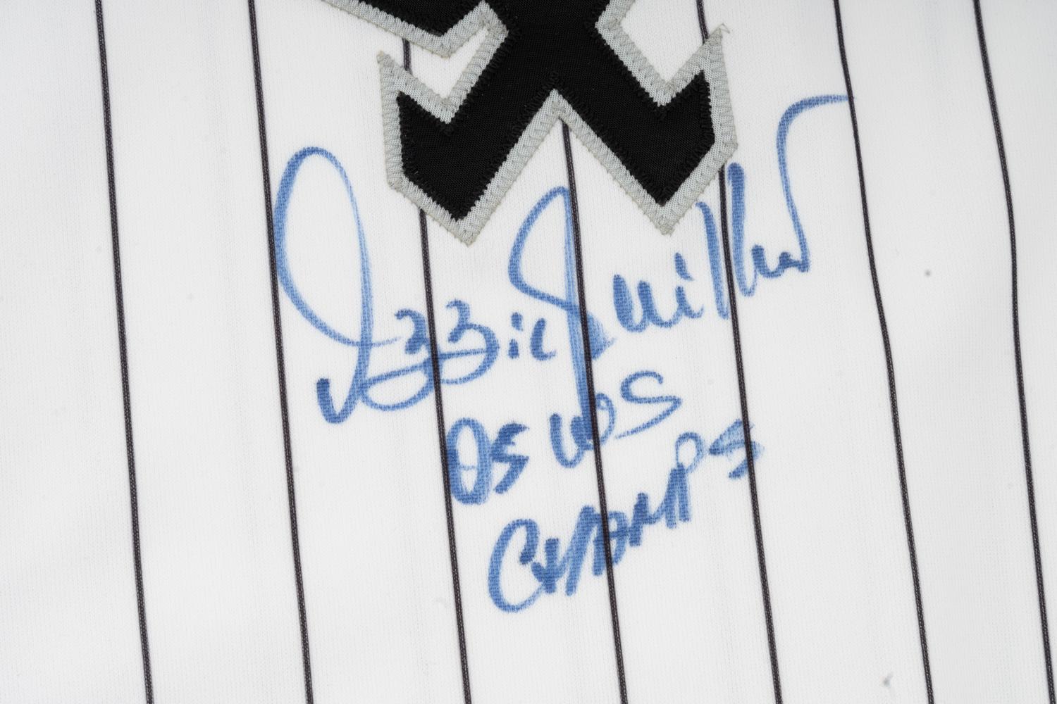 A Group of 13 2005 Chicago White Sox World Series Champion Signed Autograph Items (Steiner)