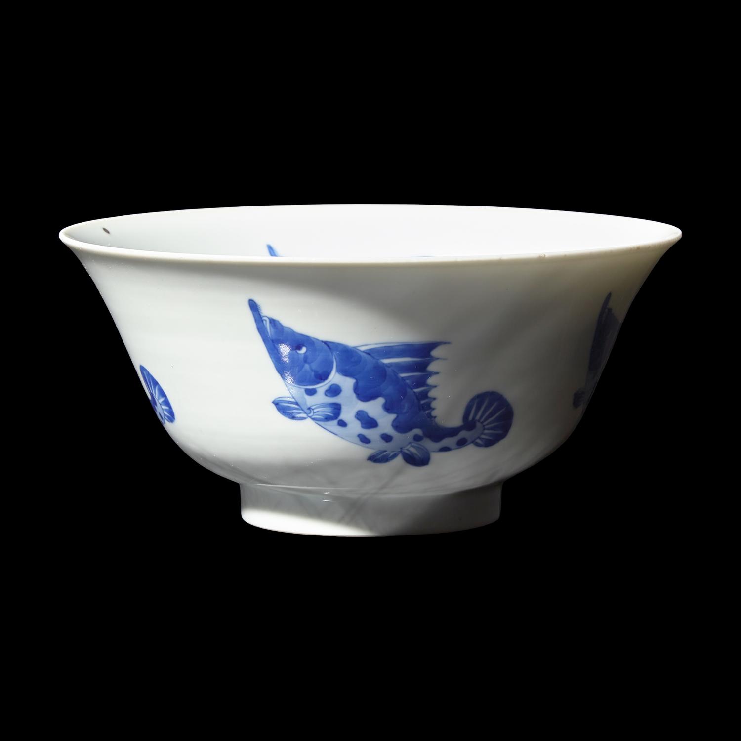 A Chinese Blue and White Porcelain 'Fishes' Bowl, Kangxi Period 清康熙 青花三魚紋碗
