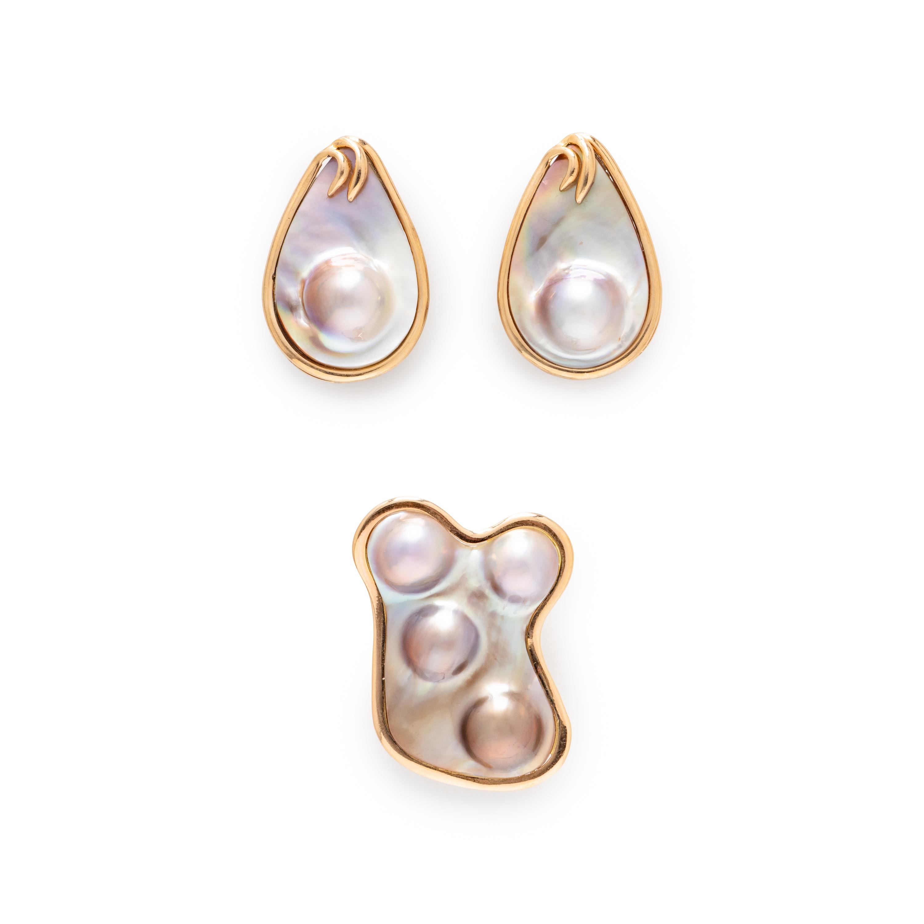 YELLOW GOLD AND CULTURED BLISTER PEARL EARRINGS AND SCARF RING