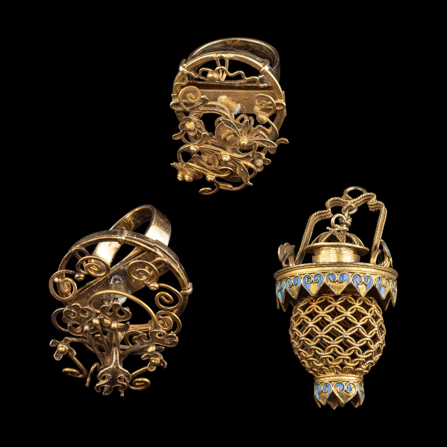 16 Chinese Gilt Metal Jewelry