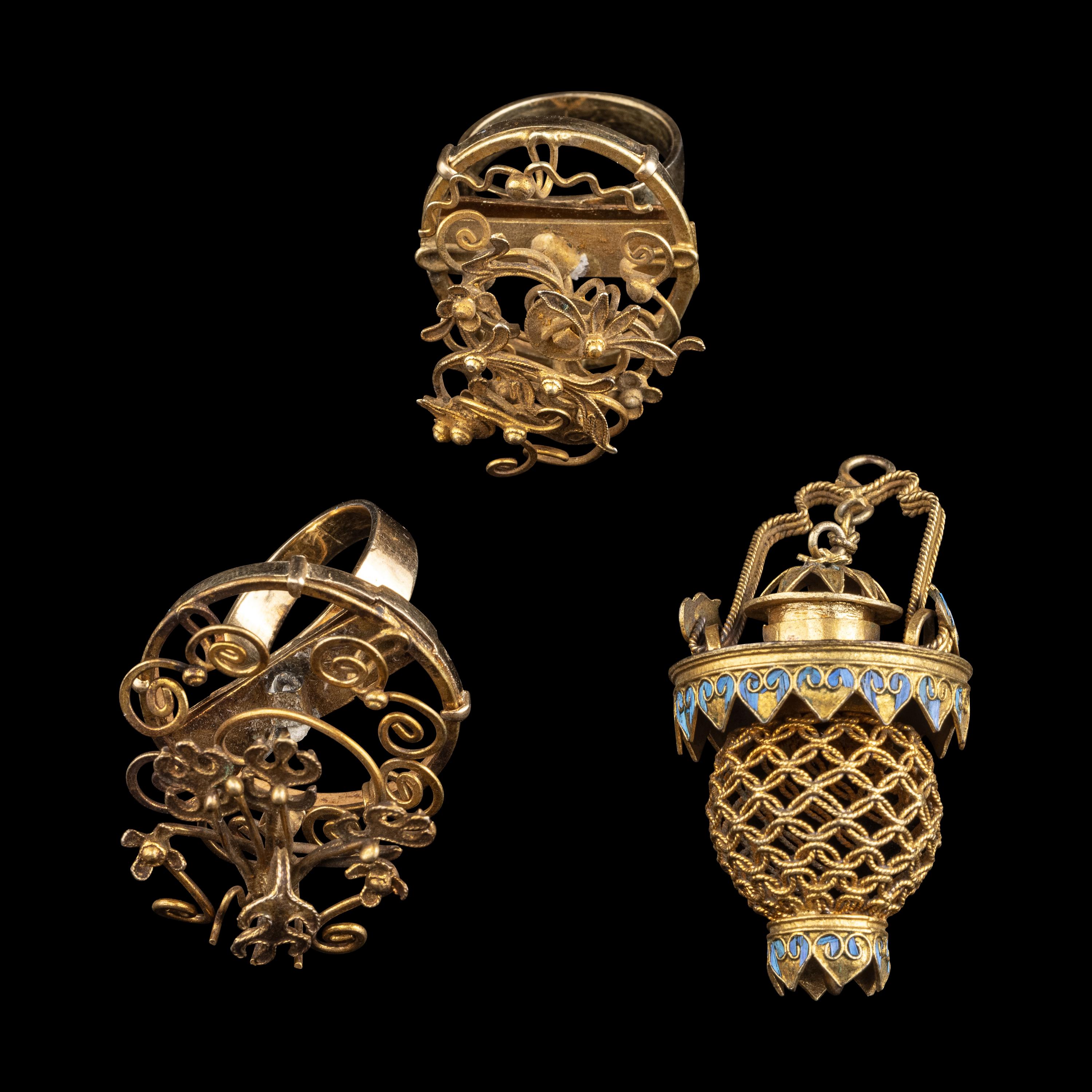 16 Chinese Gilt Metal Jewelry