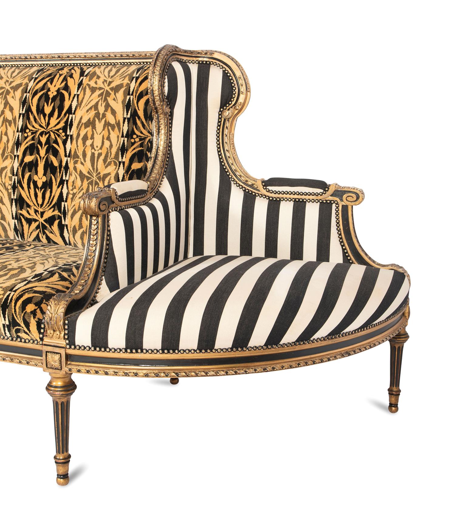 A Louis XVI Style Canapé à Confidante