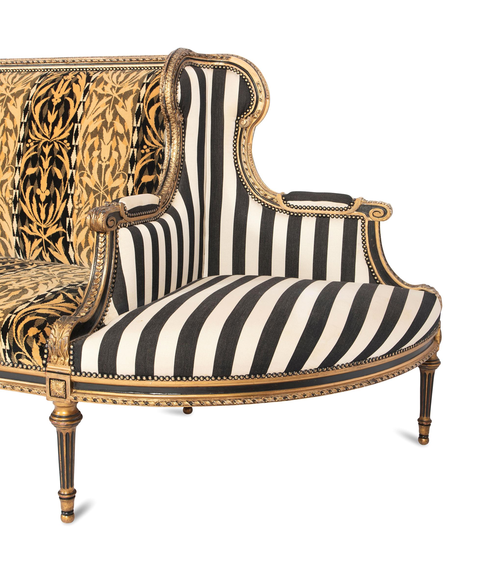 A Louis XVI Style Canapé à Confidante