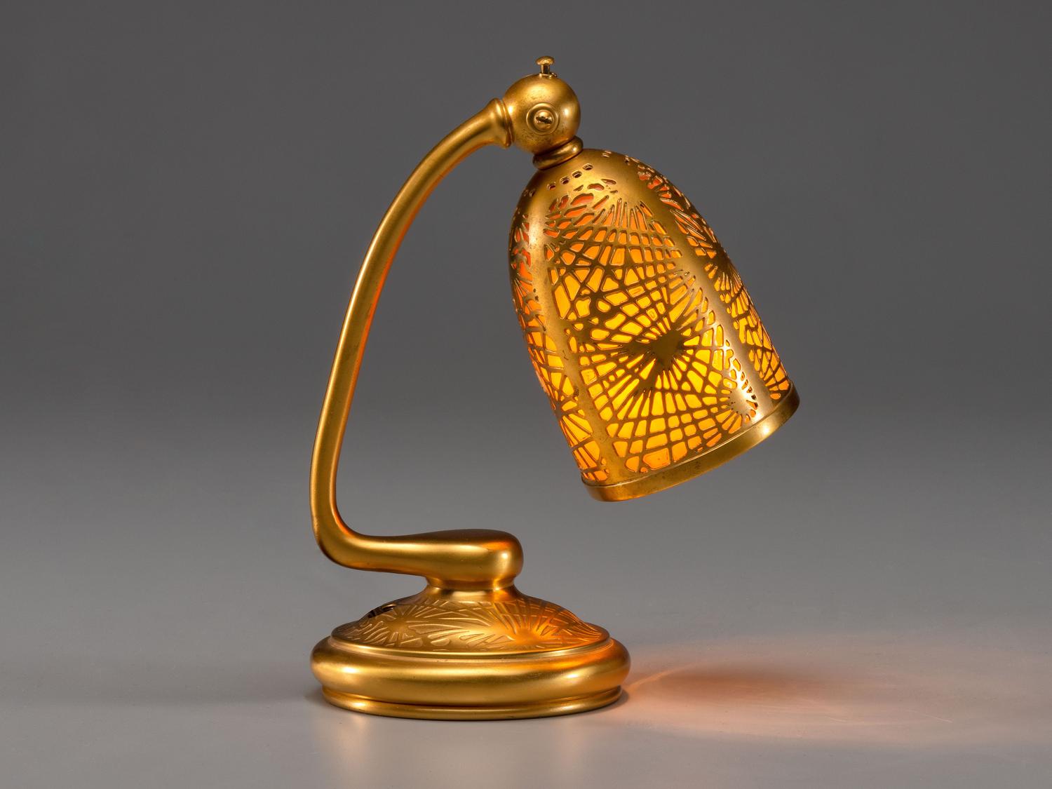 Pine Needle Desk Lamp, model 552