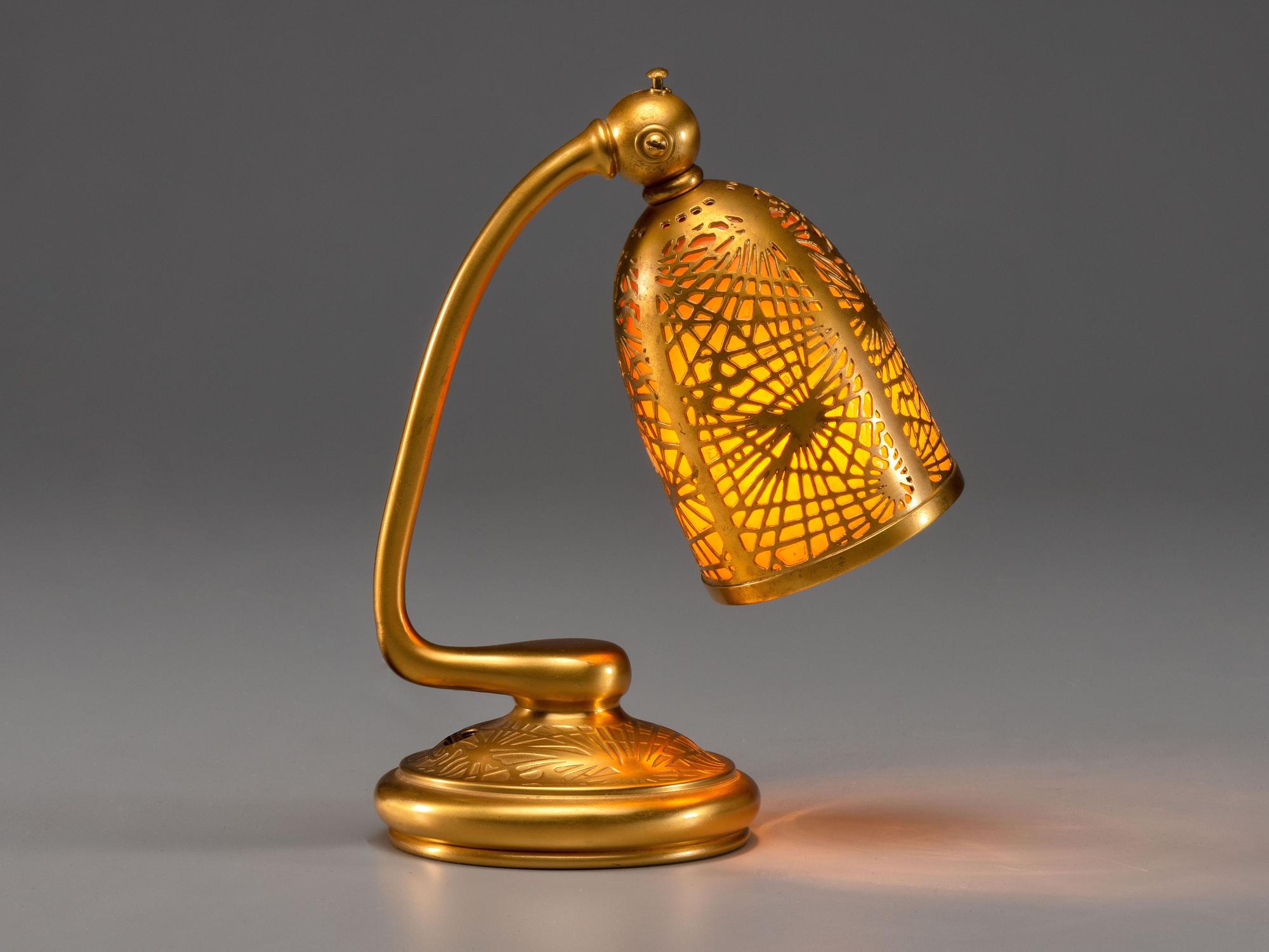 Pine Needle Desk Lamp, model 552