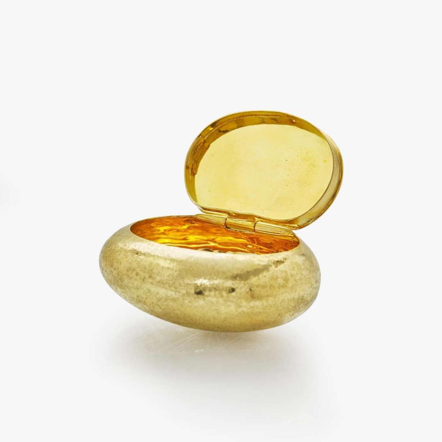 An 18K Yellow Gold Pill Box by Schlumberger for Tiffany & Co. Jean Schlumberger, Tiffany & Co.