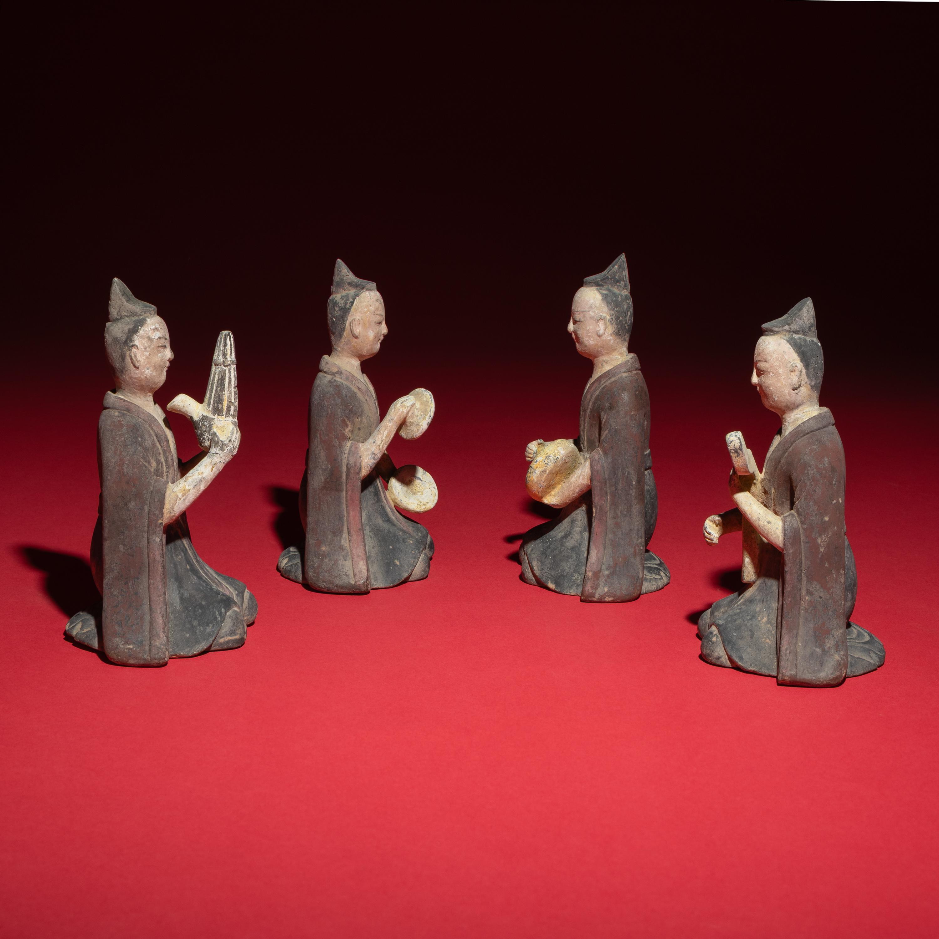 Four Chinese Painted Pottery Musicians, Northern Wei-Northern Qi Dynasty — 北魏晚期-北齊 灰陶彩繪伎樂俑一組四件