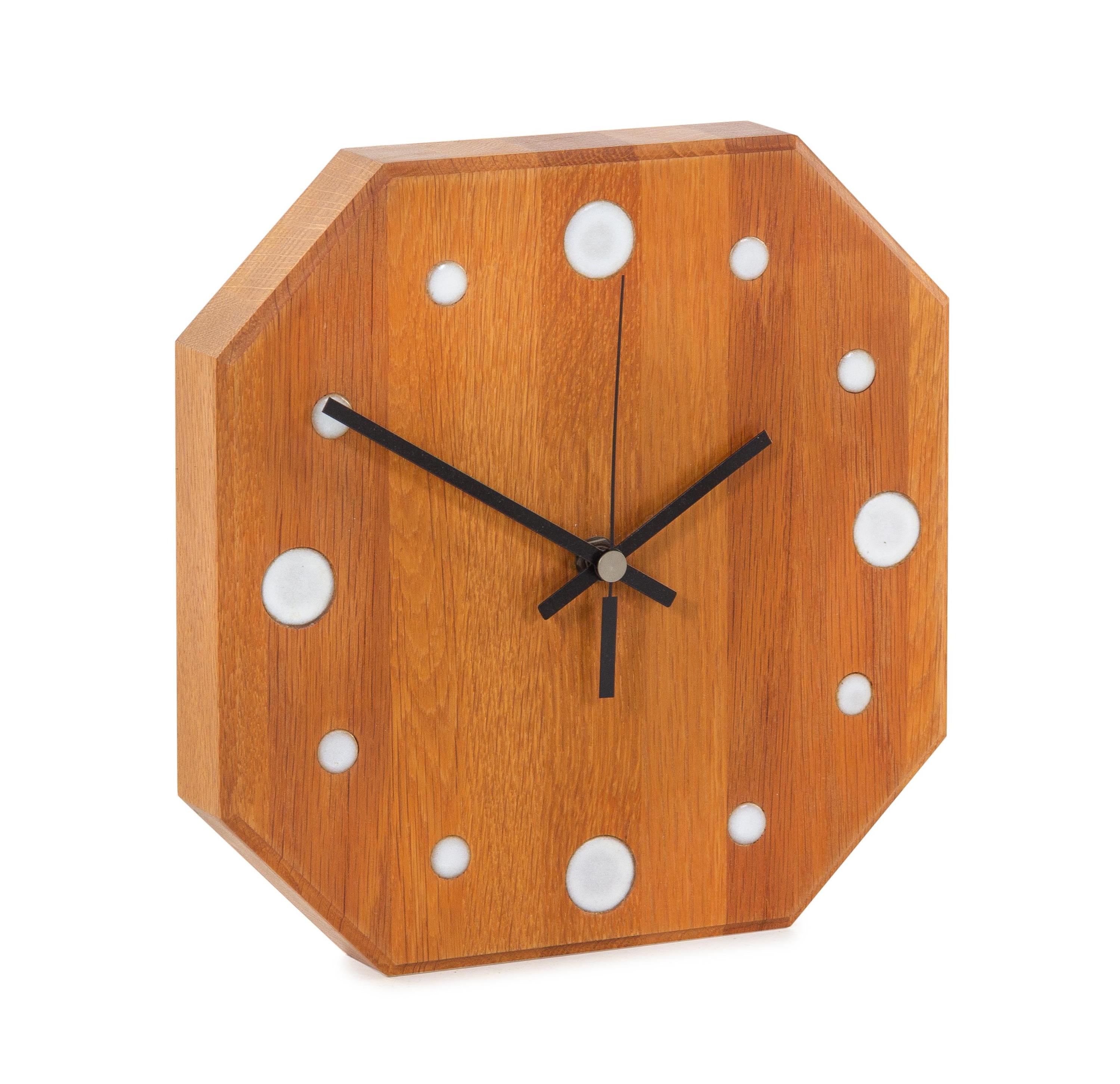 Wall Clock Marshall Studios, USA