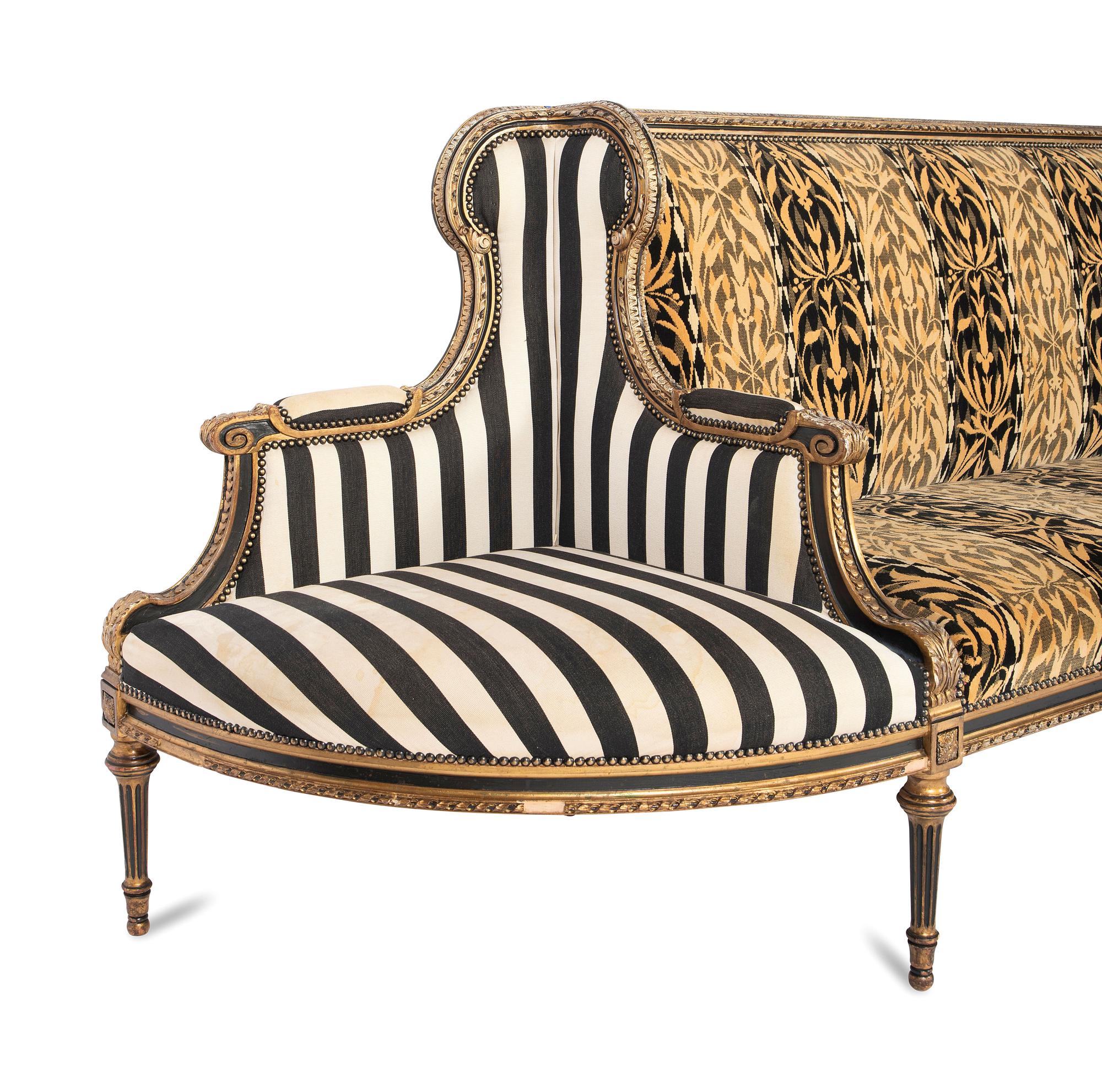 A Louis XVI Style Canapé à Confidante