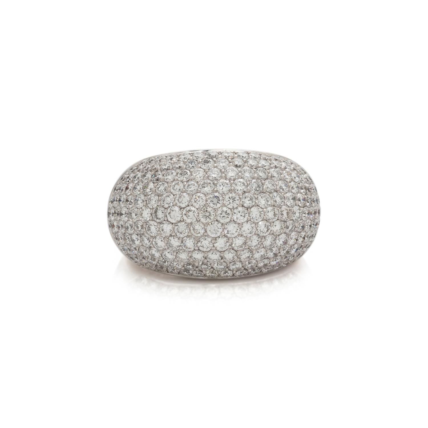 WHITE GOLD AND DIAMOND BOMBÉ RING
