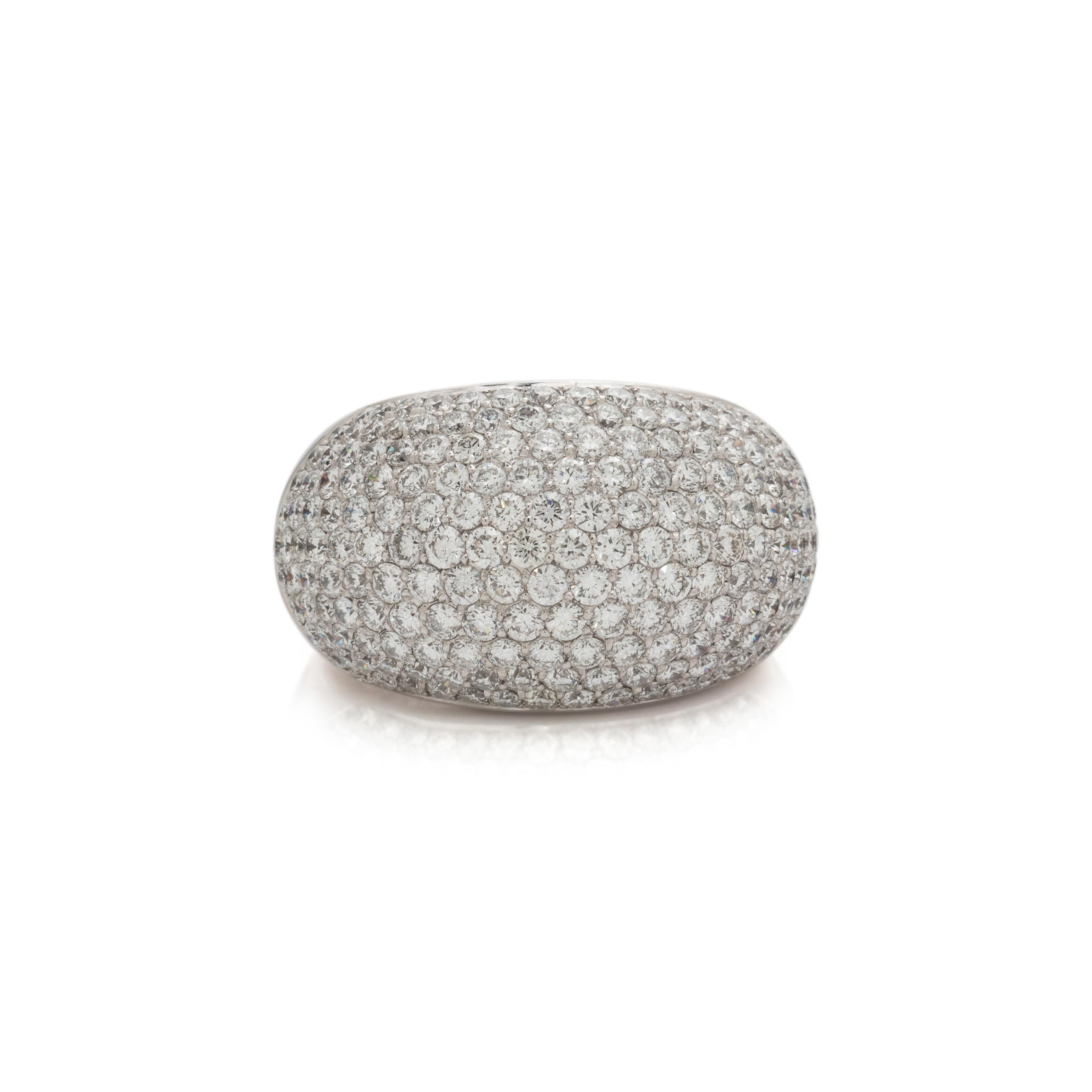 WHITE GOLD AND DIAMOND BOMBÉ RING