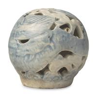 A Korean Blue and White Porcelain Reticulated Water Dropper 高麗青花龍紋水呈