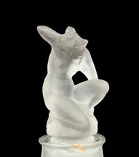 A Rene Lalique Sirenes Avec Bouchon Figure Vase