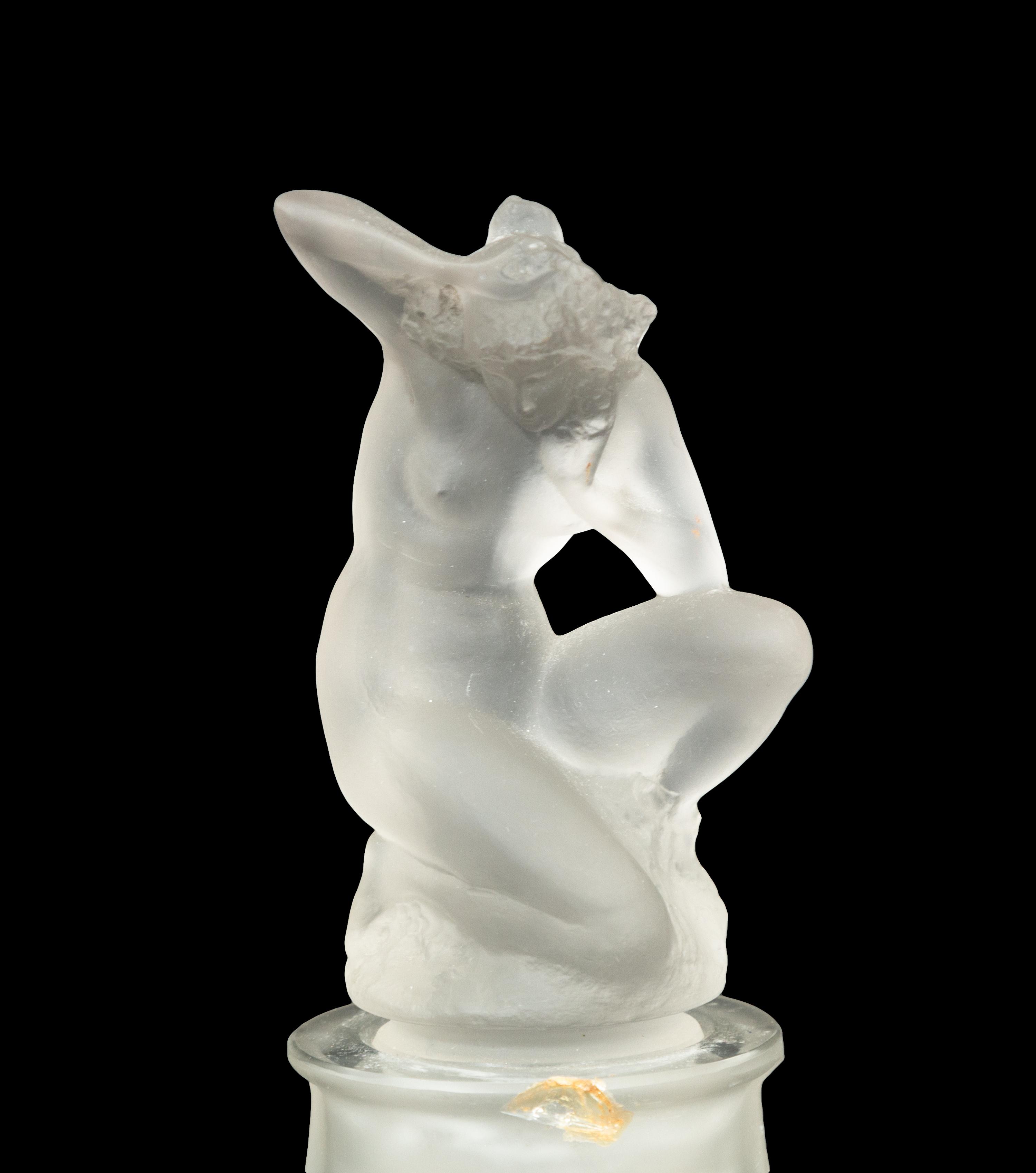 A Rene Lalique Sirenes Avec Bouchon Figure Vase