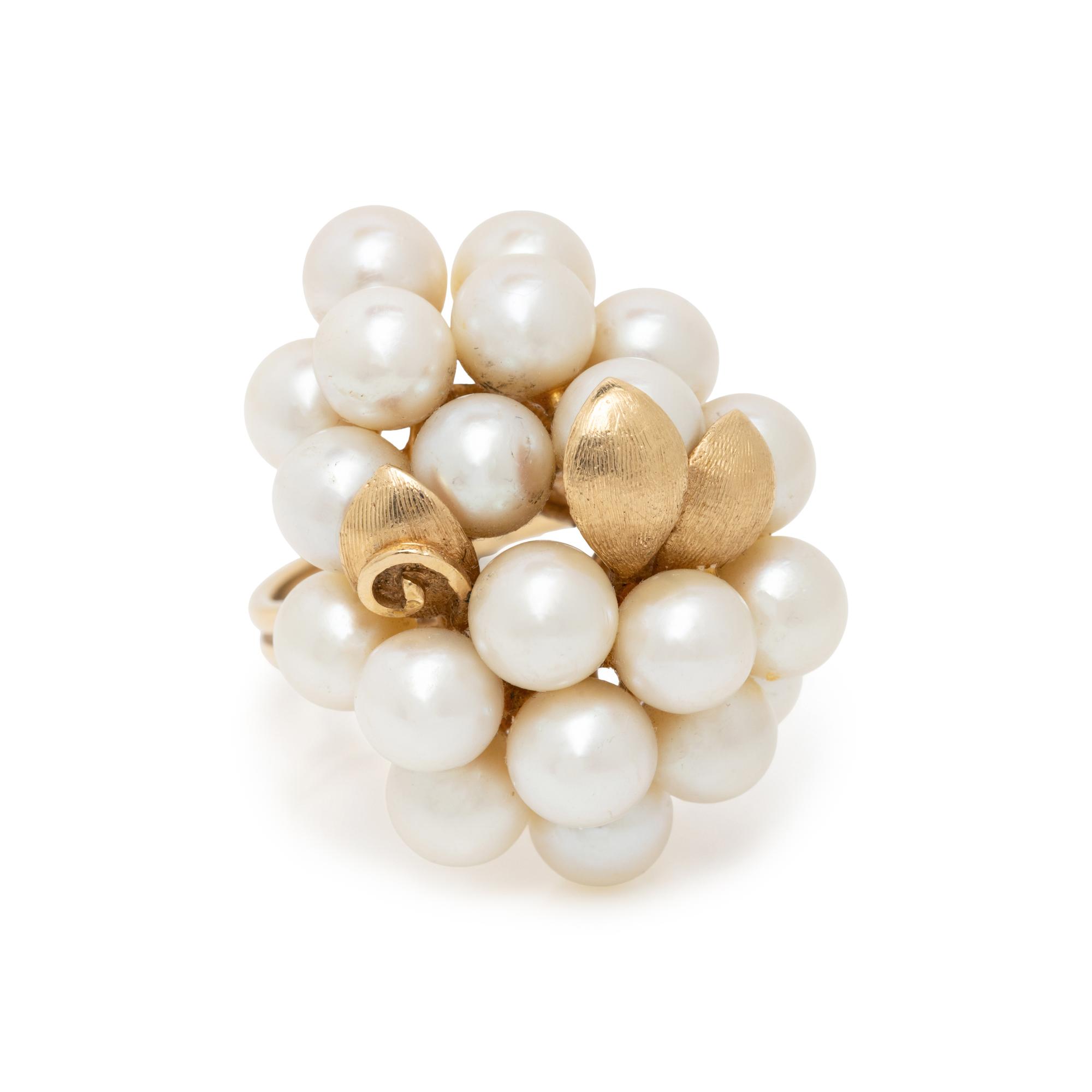 YELLOW GOLD AND CULTURED PEARL CLUSTER RING