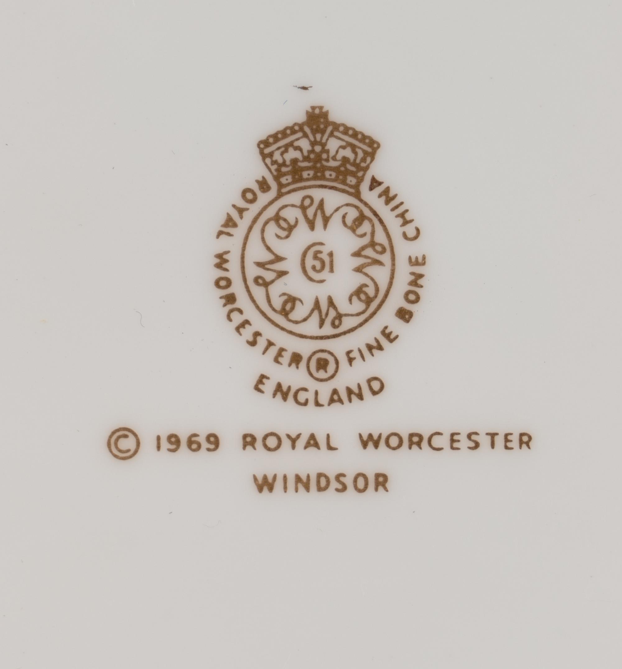 A Set of Twenty Royal Worcester Windsor Porcelain Teacups and Saucers