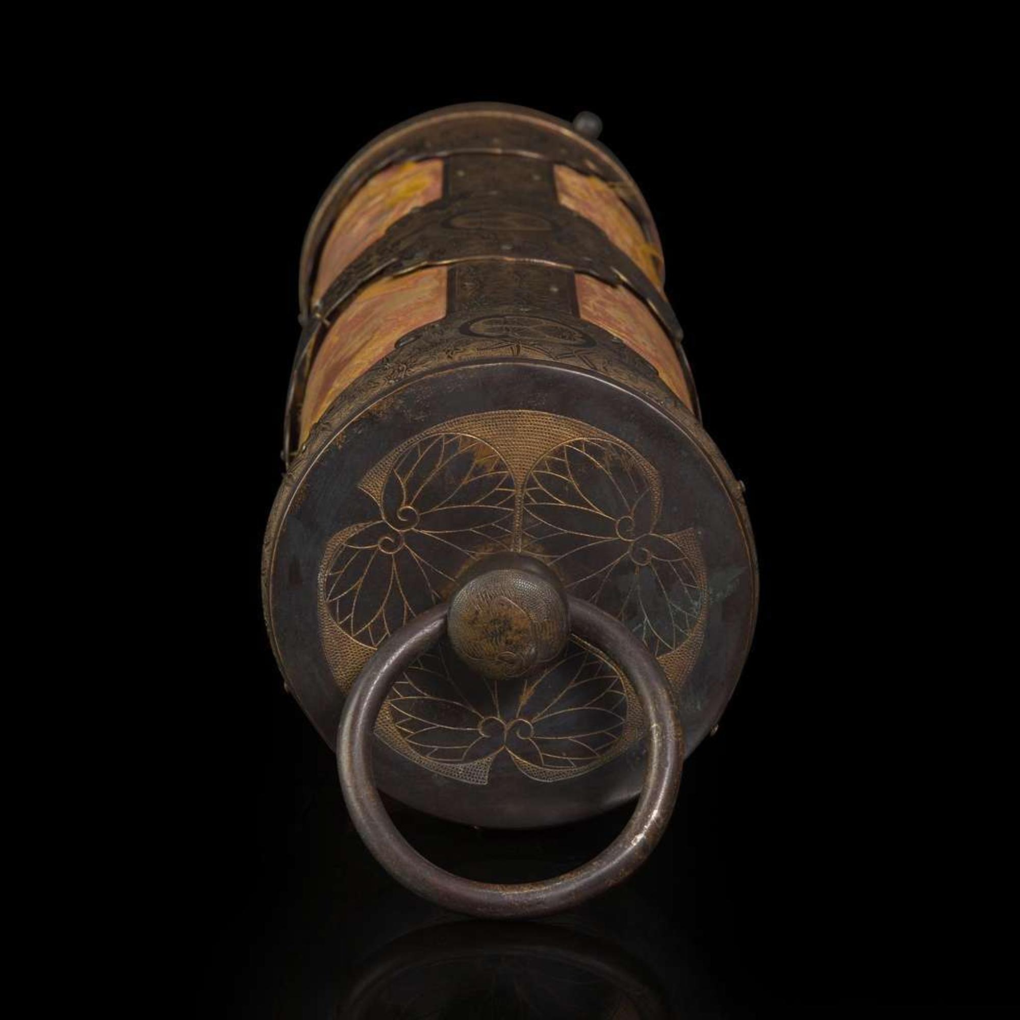 An unusual Japanese gilt, patinated and engraved metal-mounted cylindrical container 日本加漆鎏金圆筒 Edo/early Meiji period ?????
