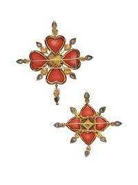 TONY DUQUETTE, PAIR OF PENDANT CLIPS