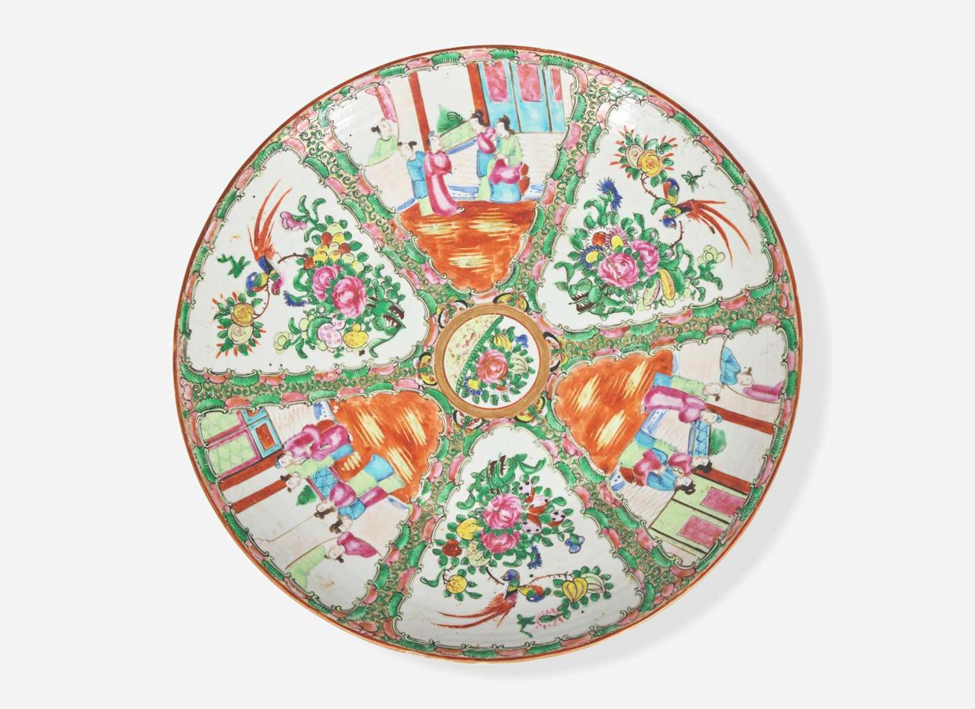 An assorted group of twenty Chinese Export porcelain Rose Mandarin tablewares, 18th / 19th century