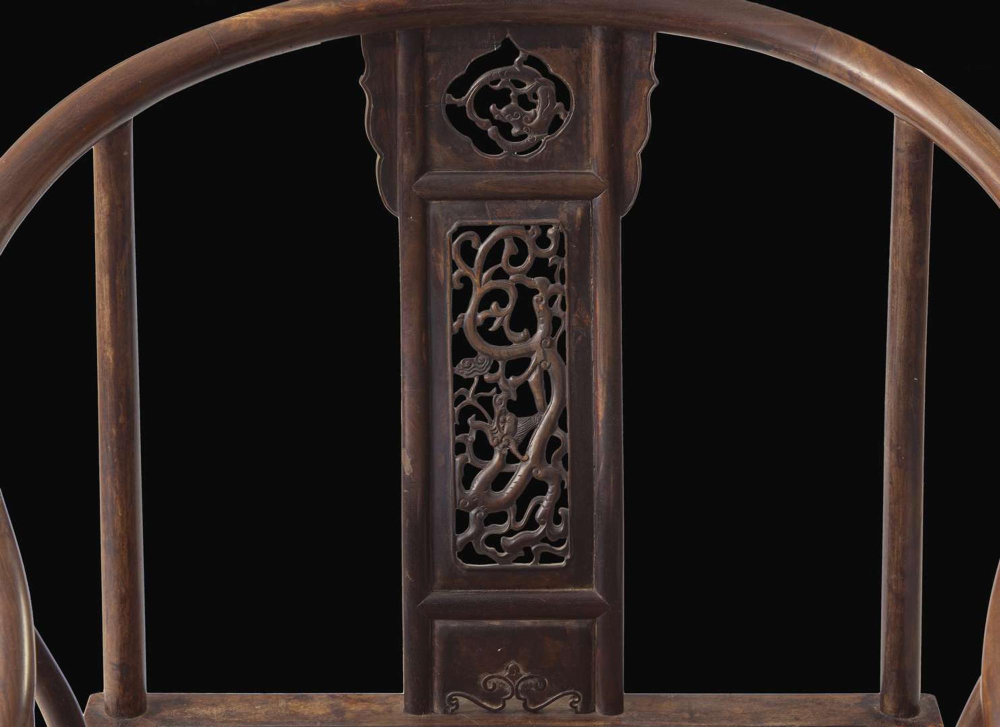 A rare Chinese hardwood horseshoe-back chair, Late Ming to early Qing dynasty 珍罕硬木圈椅 明末或清初