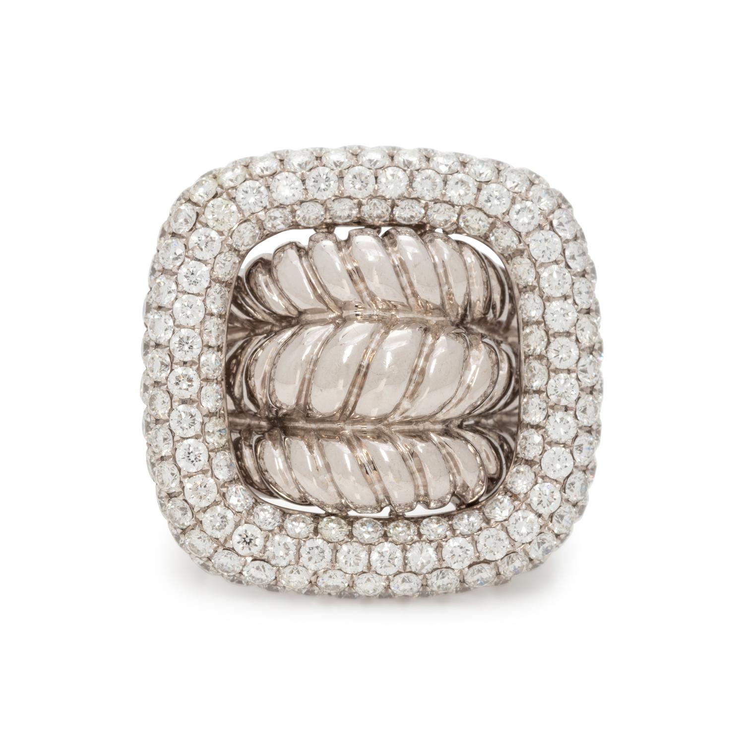 WHITE GOLD AND DIAMOND RING