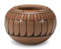 Polychrome Pottery Jar with Repeating Feathers
