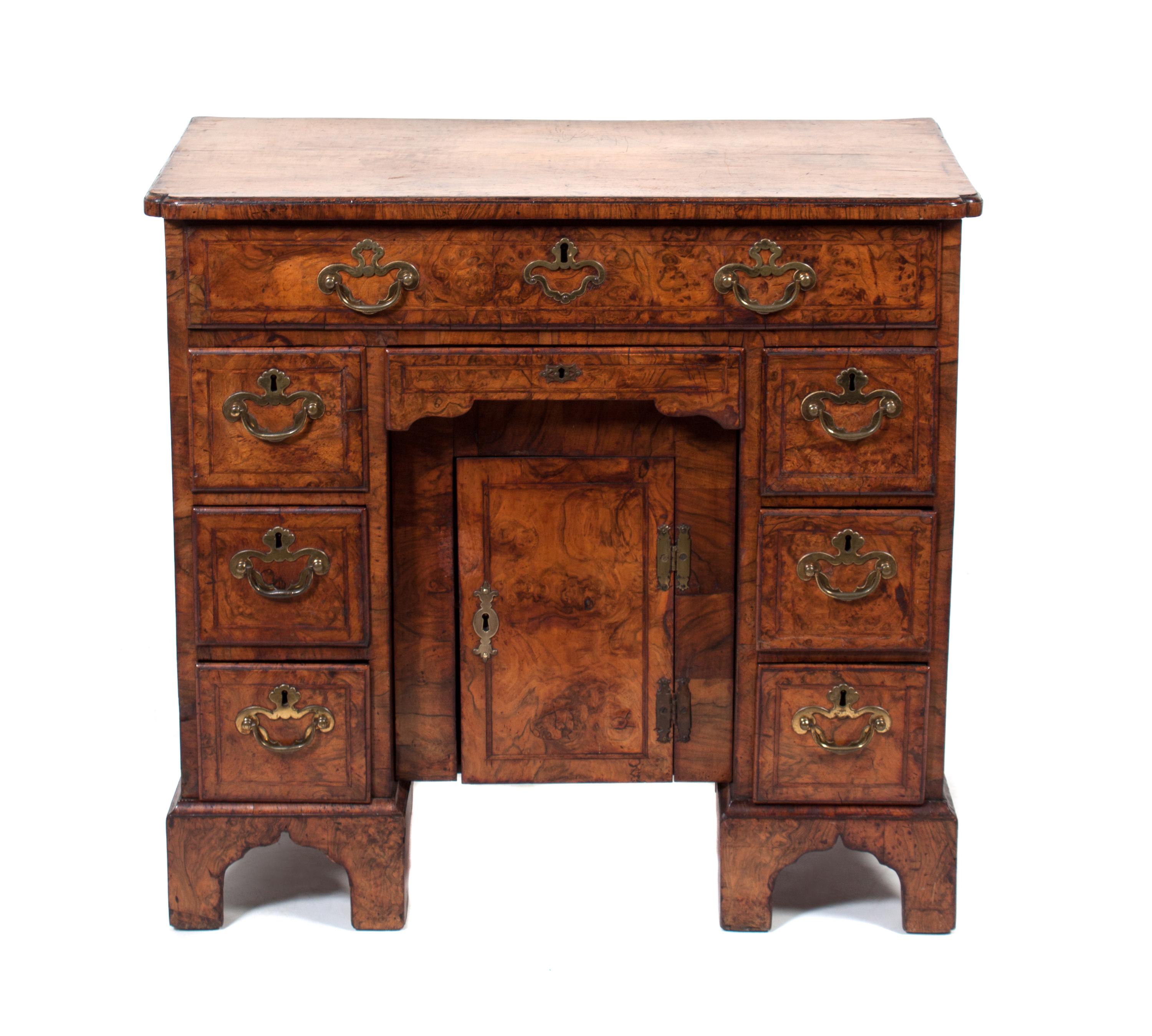 A Queen Anne Burl Walnut Kneehole Desk Height 31 x width 33 x depth 18 inches. — 18TH CENTURY