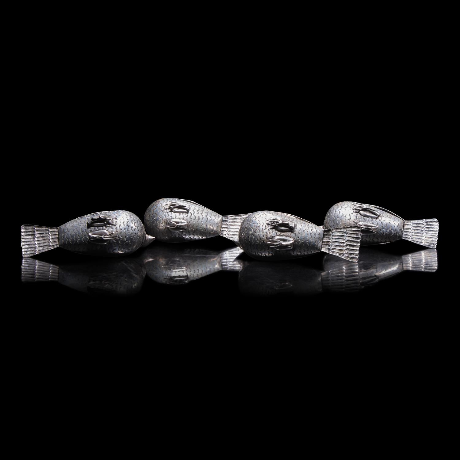 A Group of Four Southeast Asian Silver Bird Boxes, 20th Century 近代 鴿子式銀蓋盒一組四件