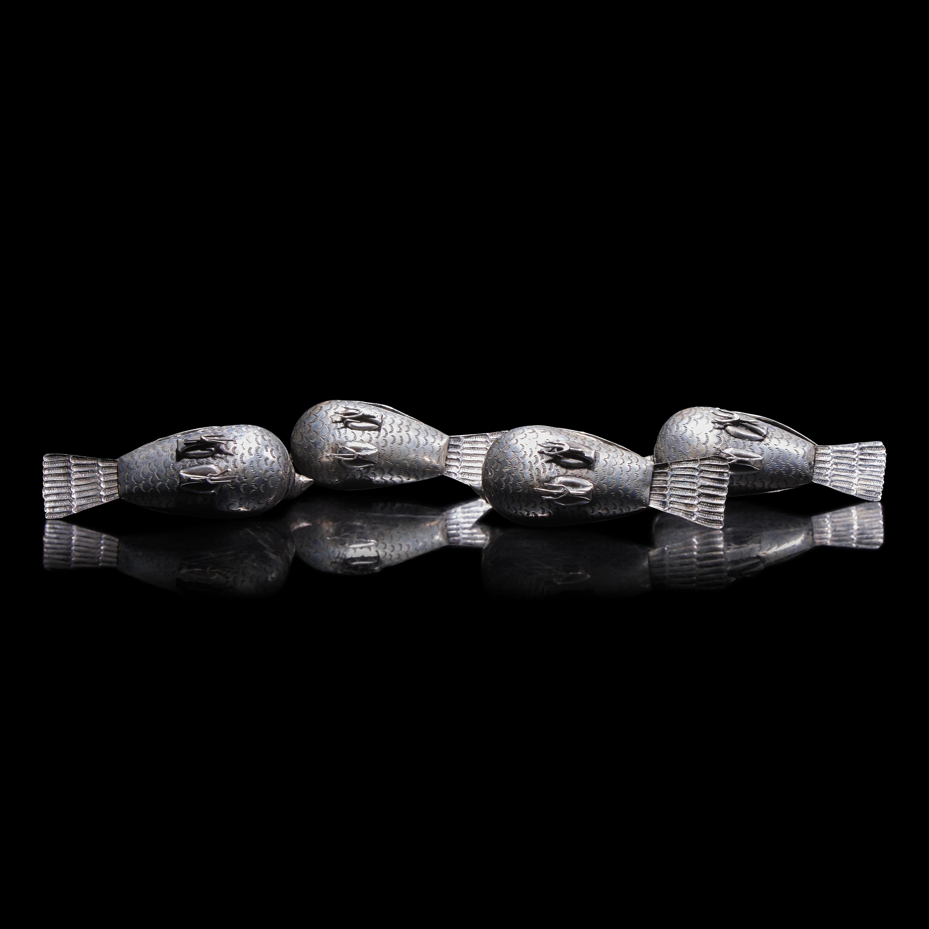 A Group of Four Southeast Asian Silver Bird Boxes, 20th Century 近代 鴿子式銀蓋盒一組四件